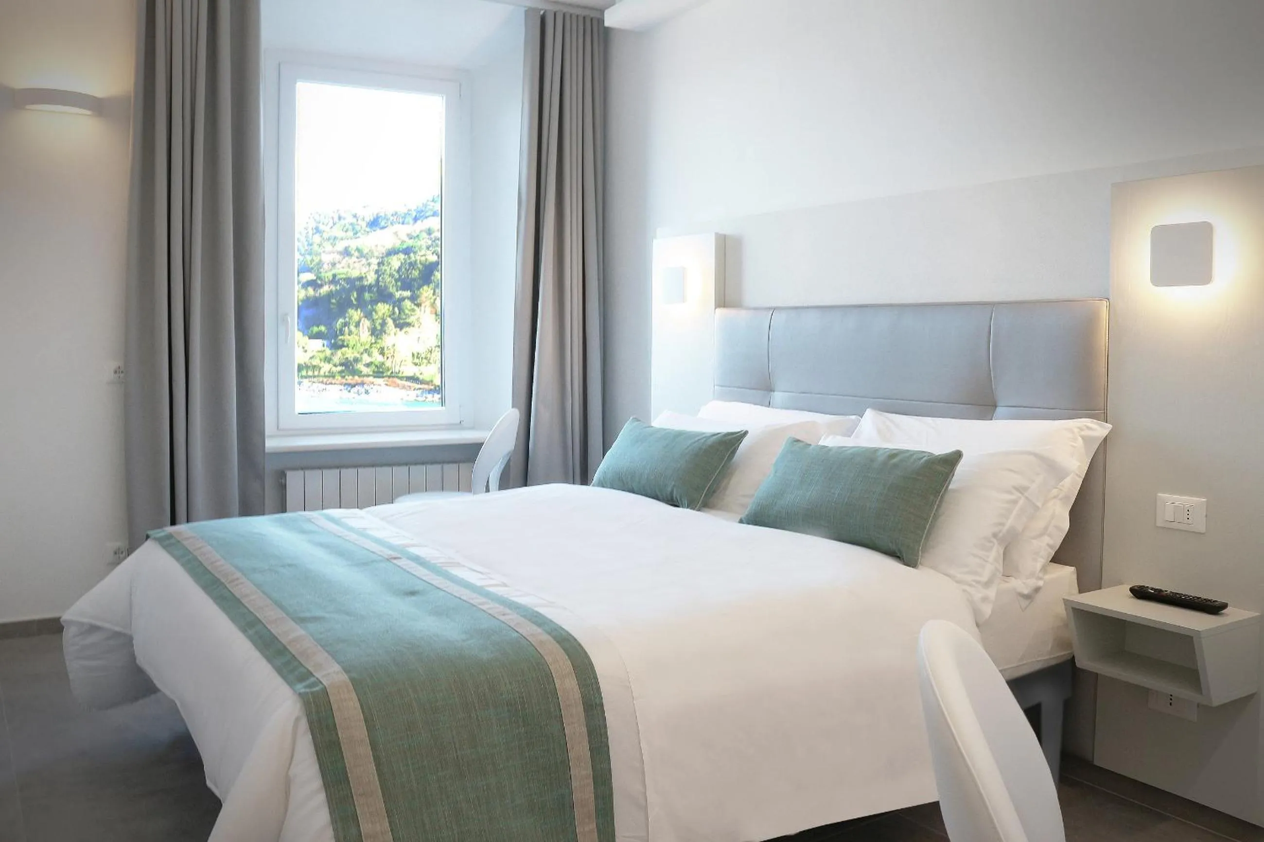 Sea view, Bed in L'Ancora