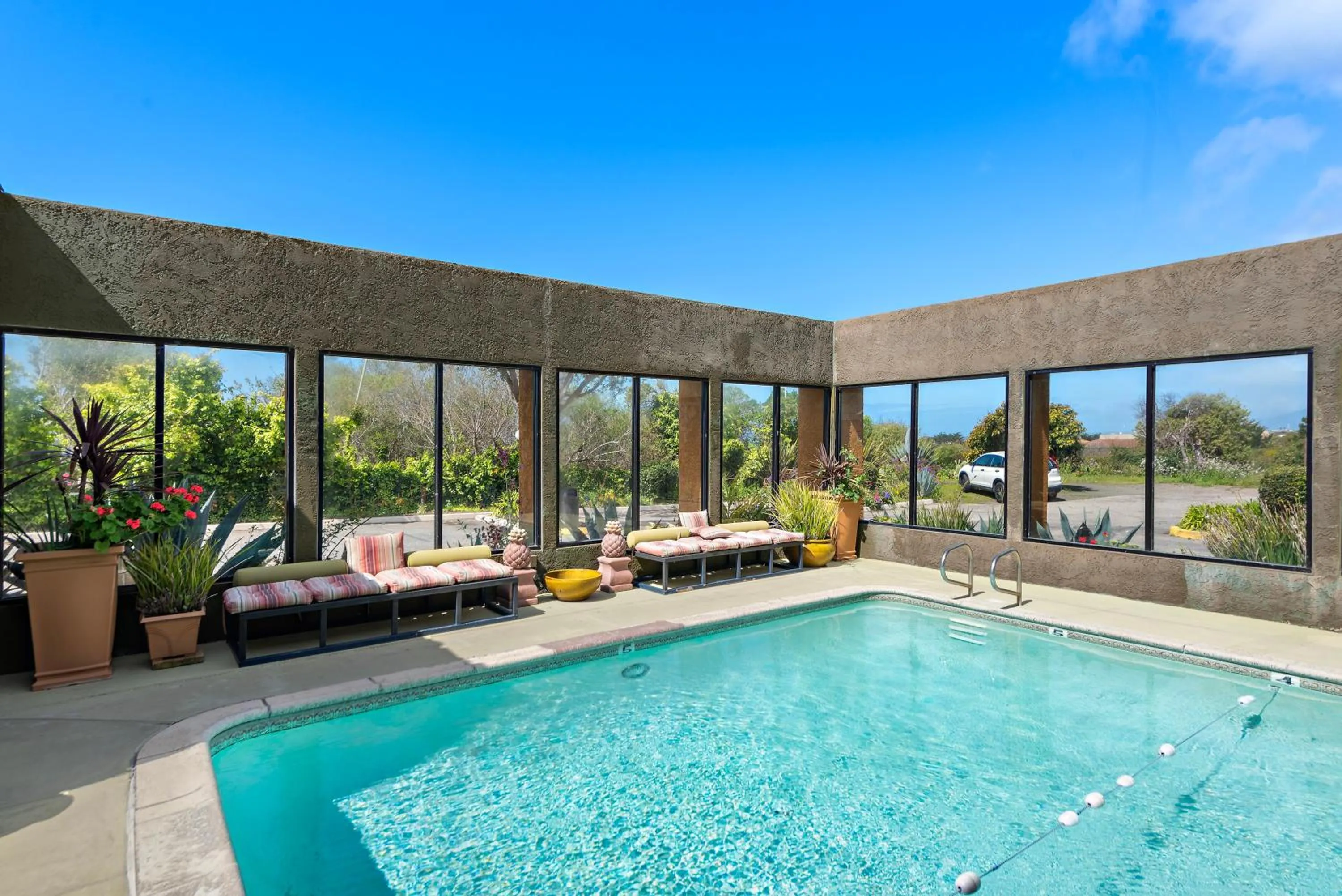 Swimming pool in The Morgan San Simeon - Cambria by Hearst Castle