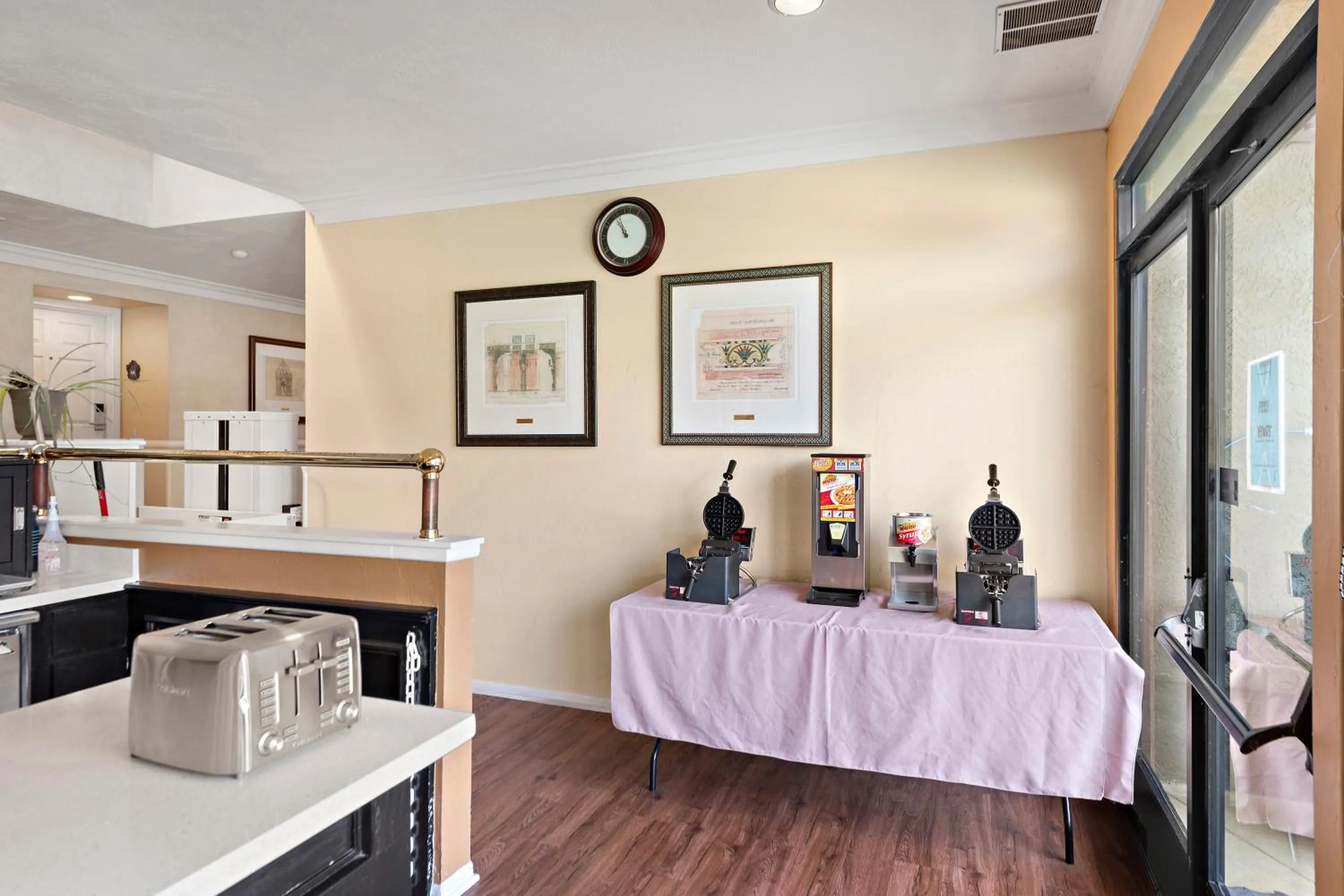 Buffet breakfast in The Morgan San Simeon - Cambria by Hearst Castle