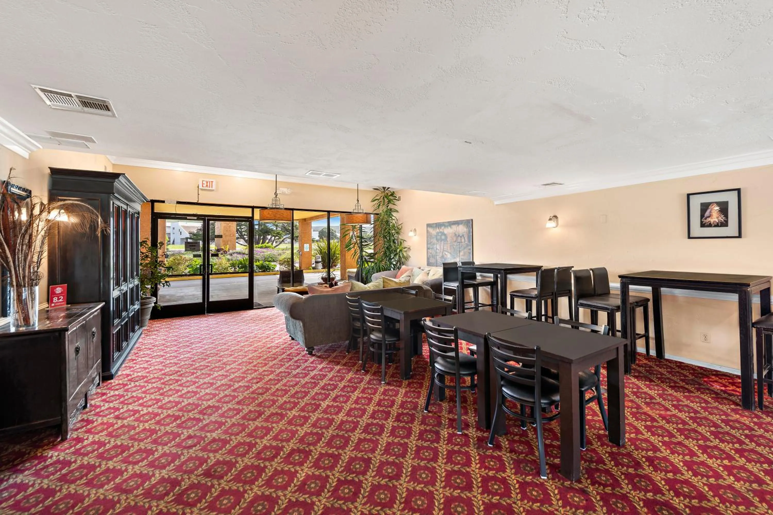 Lobby or reception in The Morgan San Simeon - Cambria by Hearst Castle