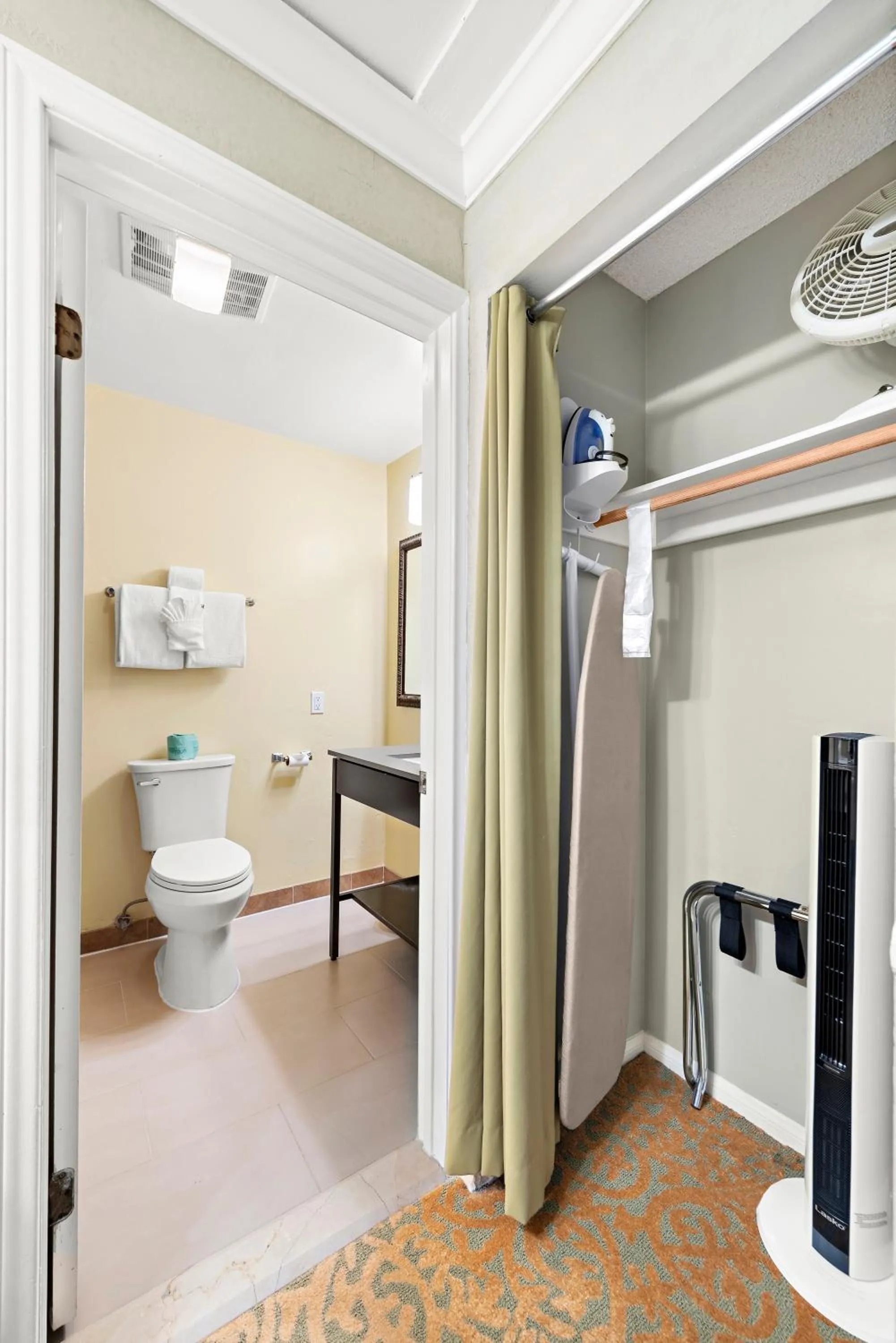 Bathroom in The Morgan San Simeon - Cambria by Hearst Castle