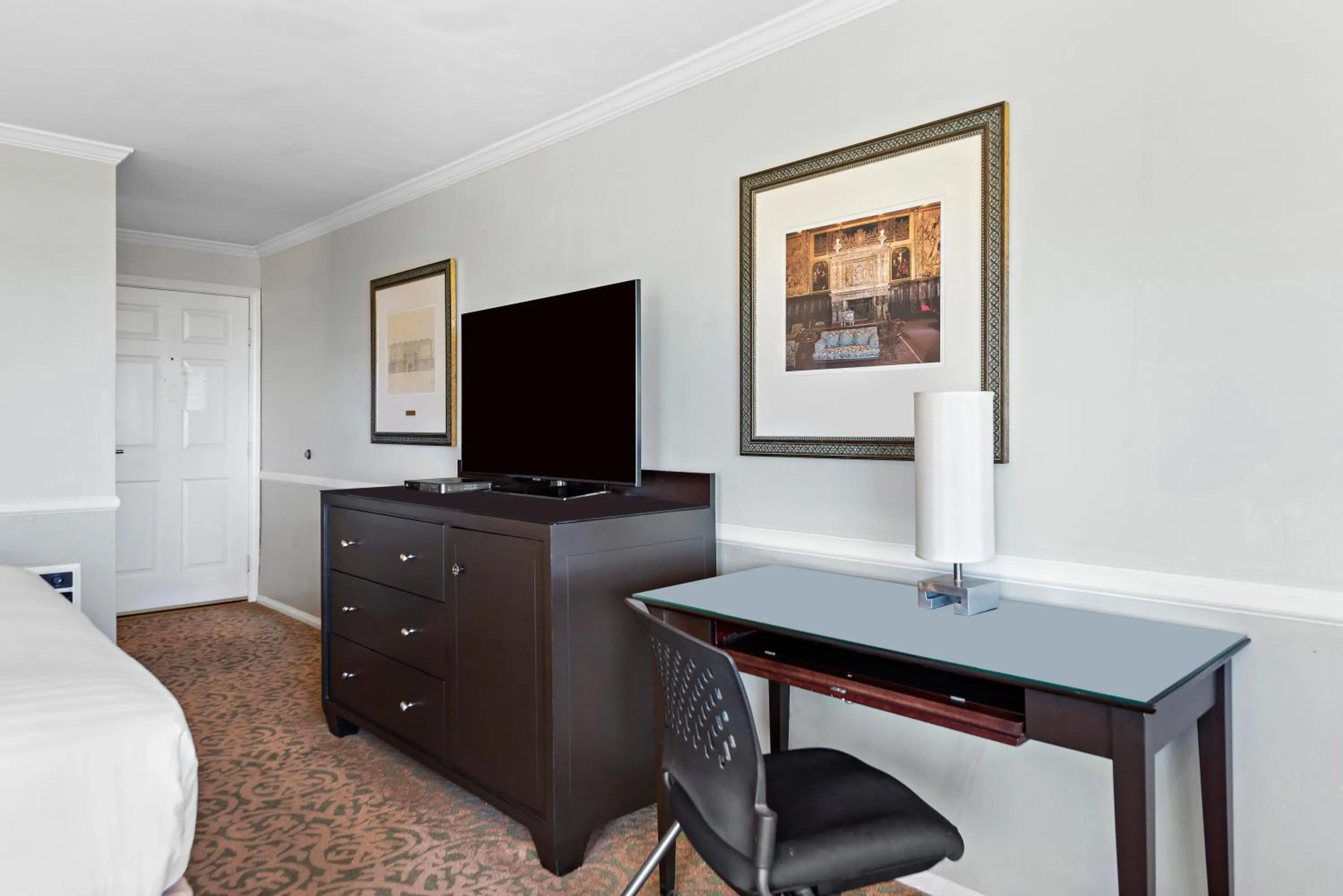 TV and multimedia in The Morgan San Simeon - Cambria by Hearst Castle