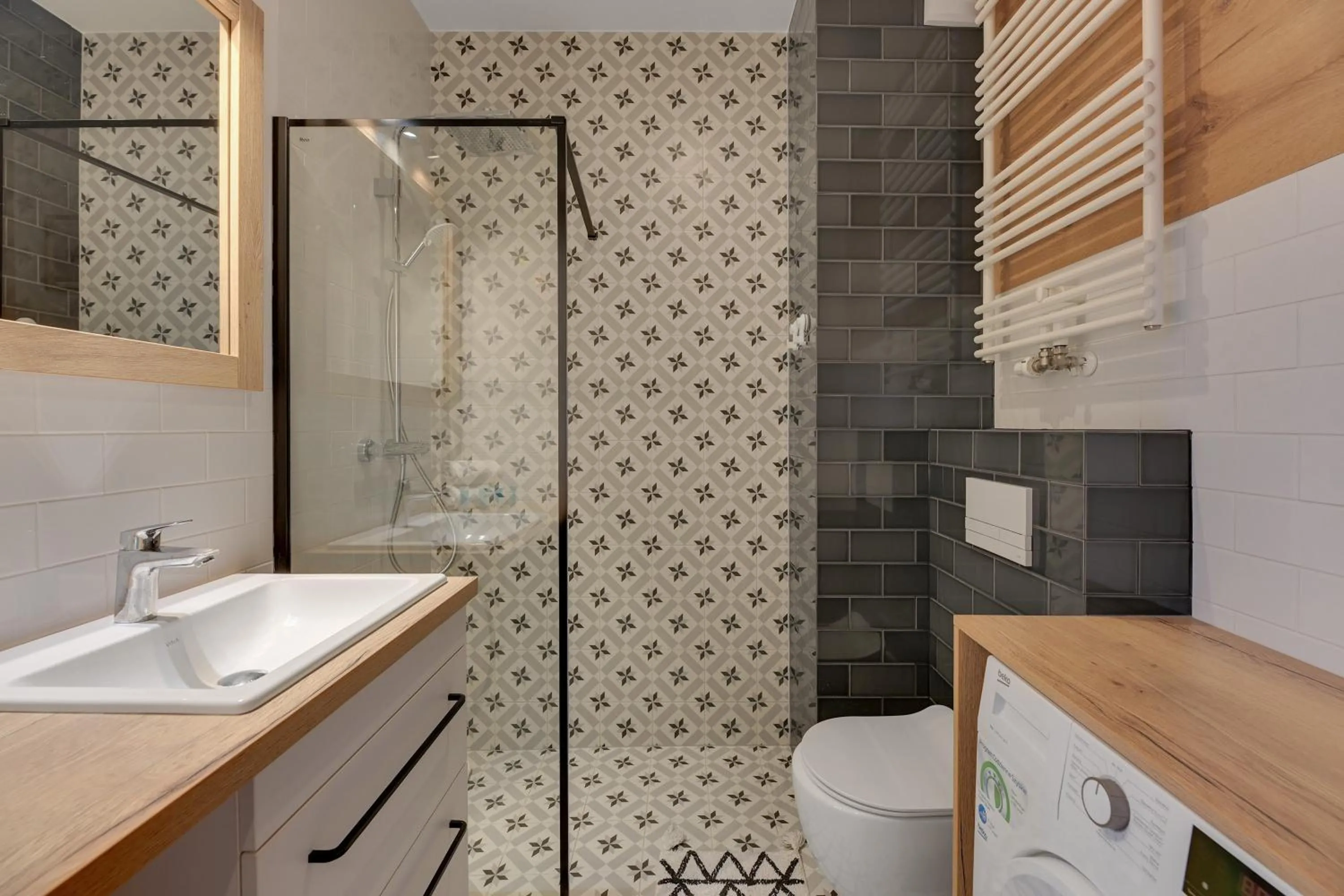 One-Bedroom Premium Apartment in Blue Mandarin Garden Gates
