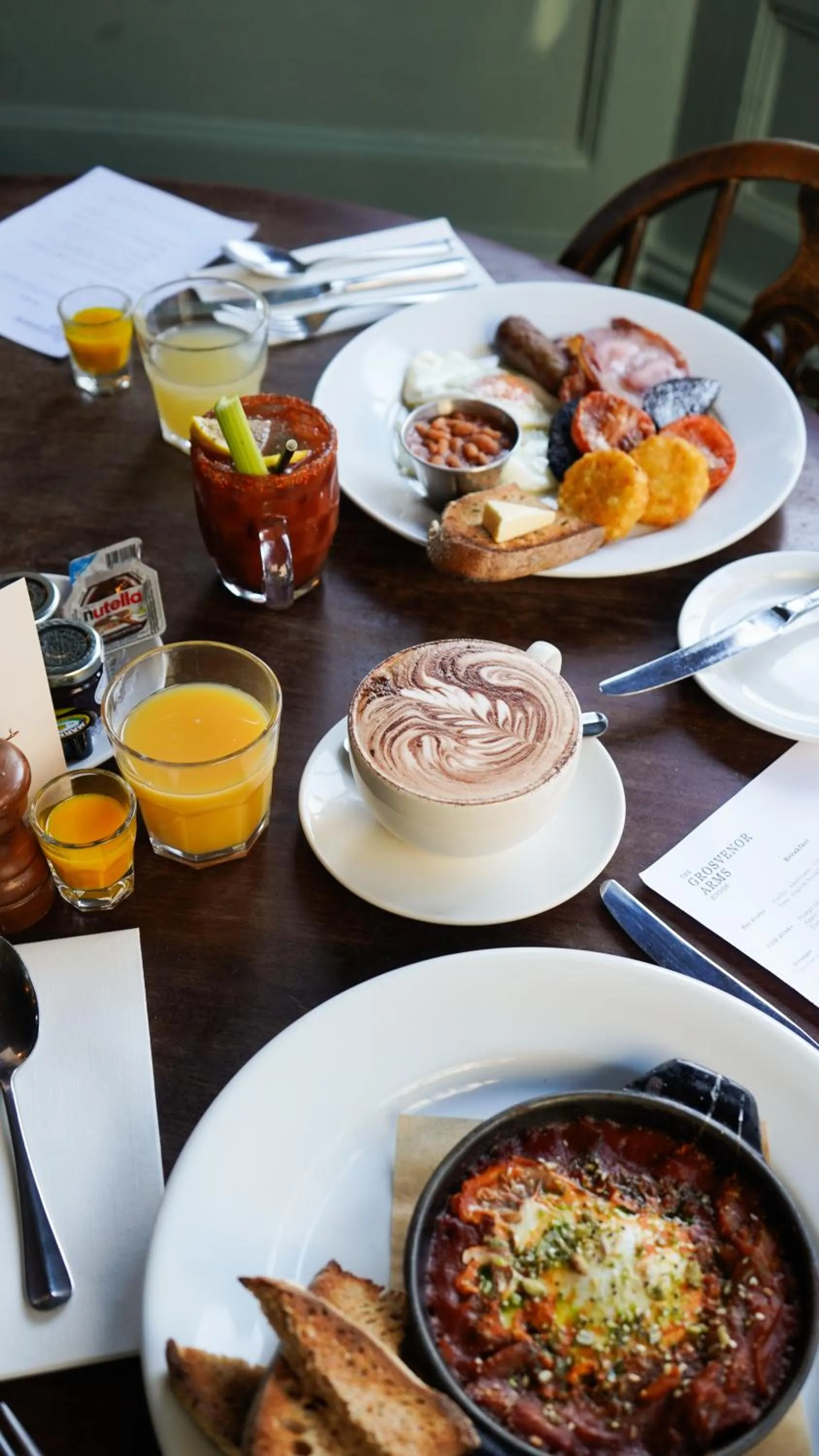 Breakfast in The Grosvenor Arms