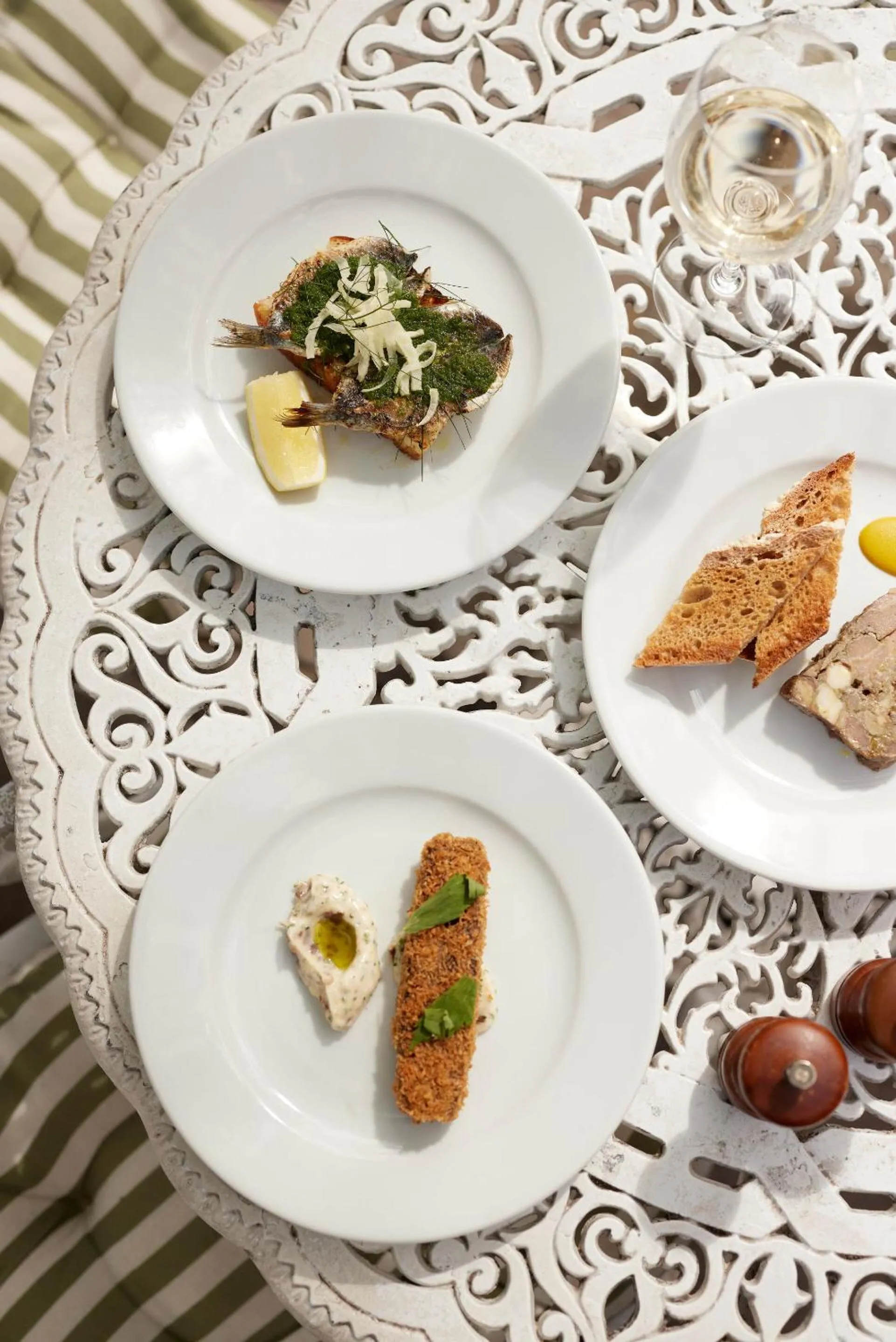 Food and drinks in The Grosvenor Arms