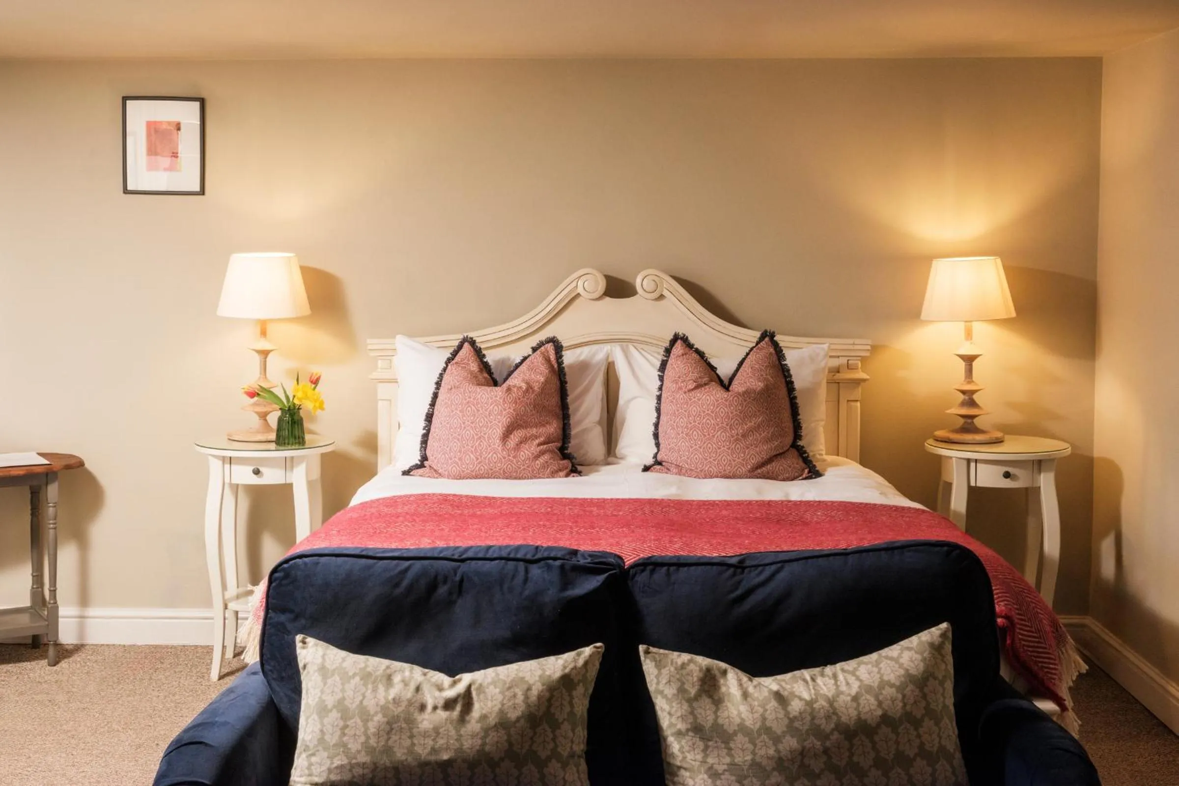 Bedroom, Bed in The Grosvenor Arms