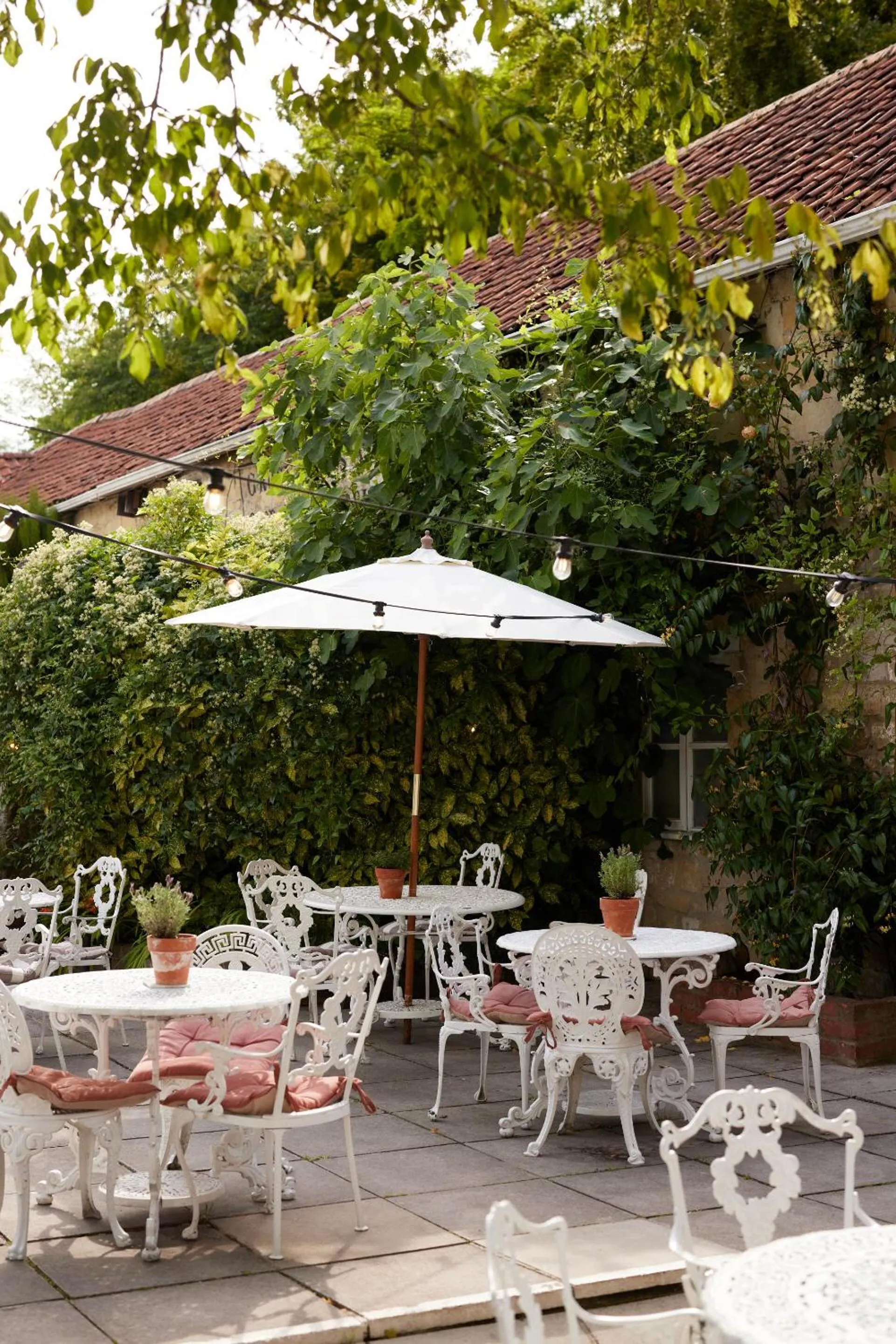 Property building in The Grosvenor Arms