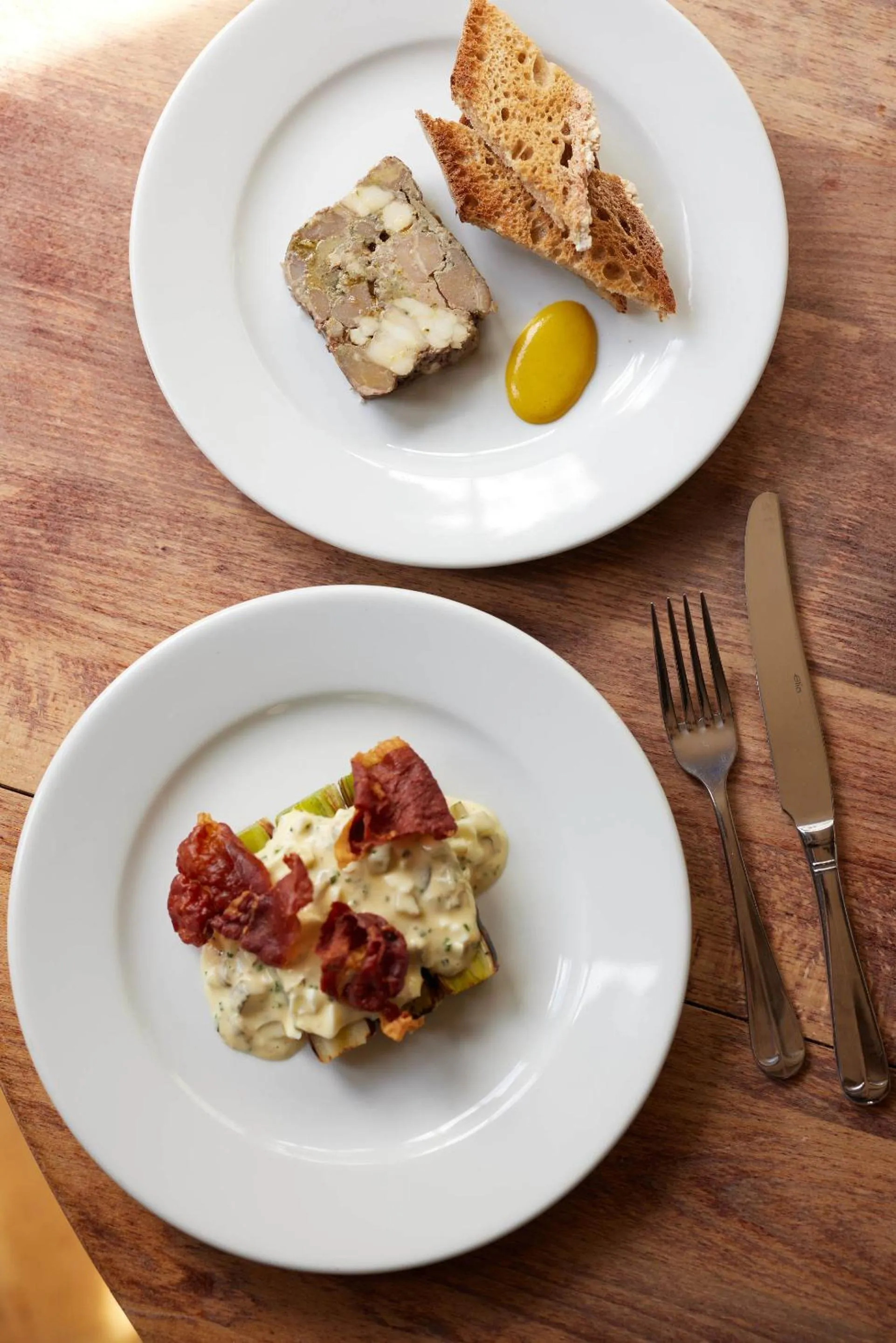 Food and drinks in The Grosvenor Arms