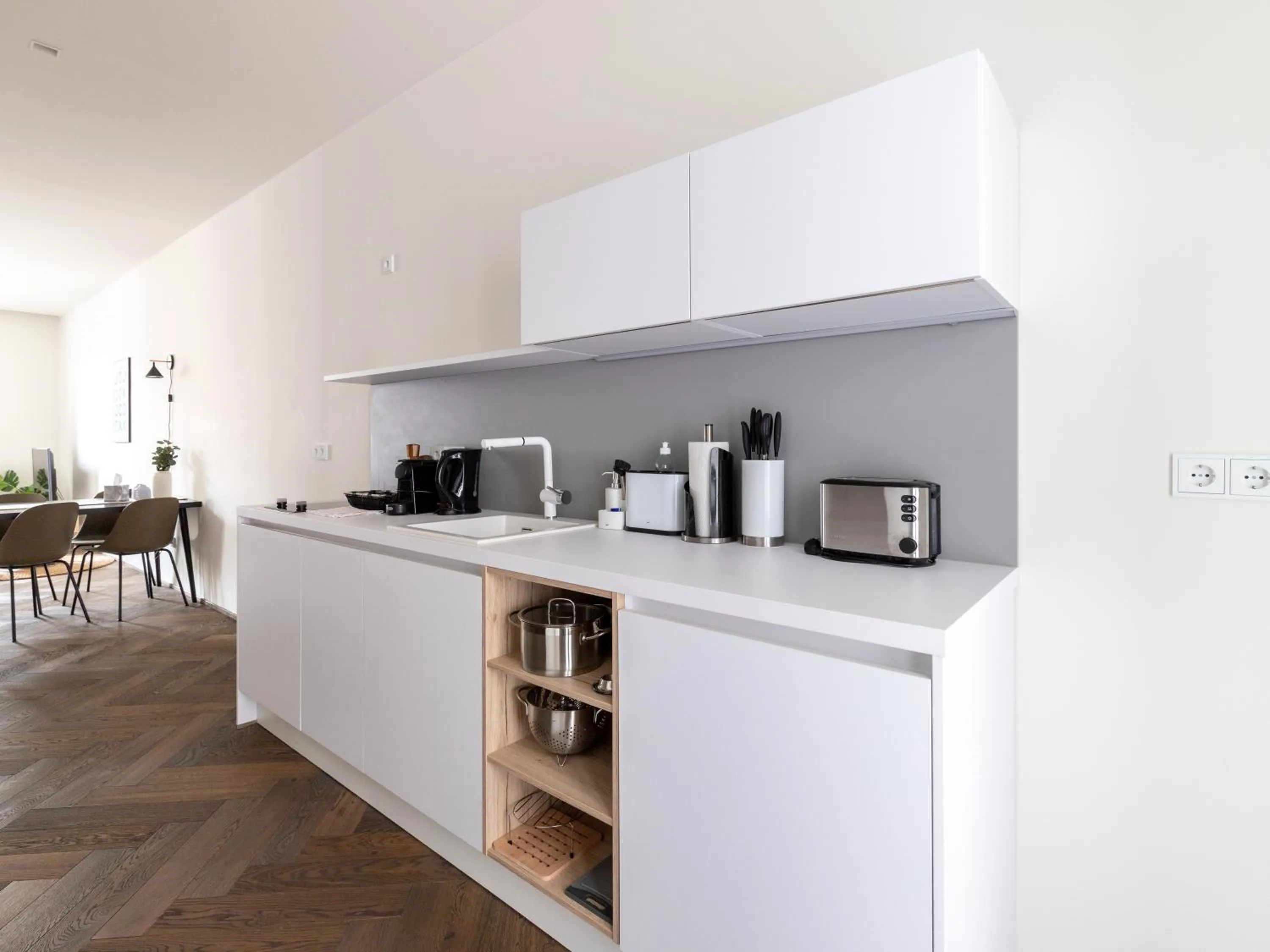 Kitchen or kitchenette in Limehome Linz Schillerstraße