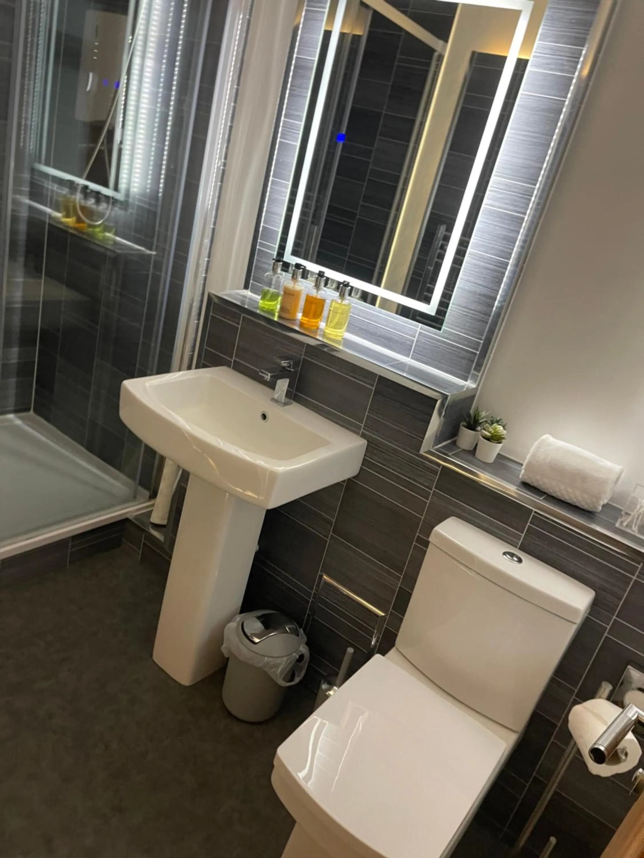 Horncliffe room only accommodation