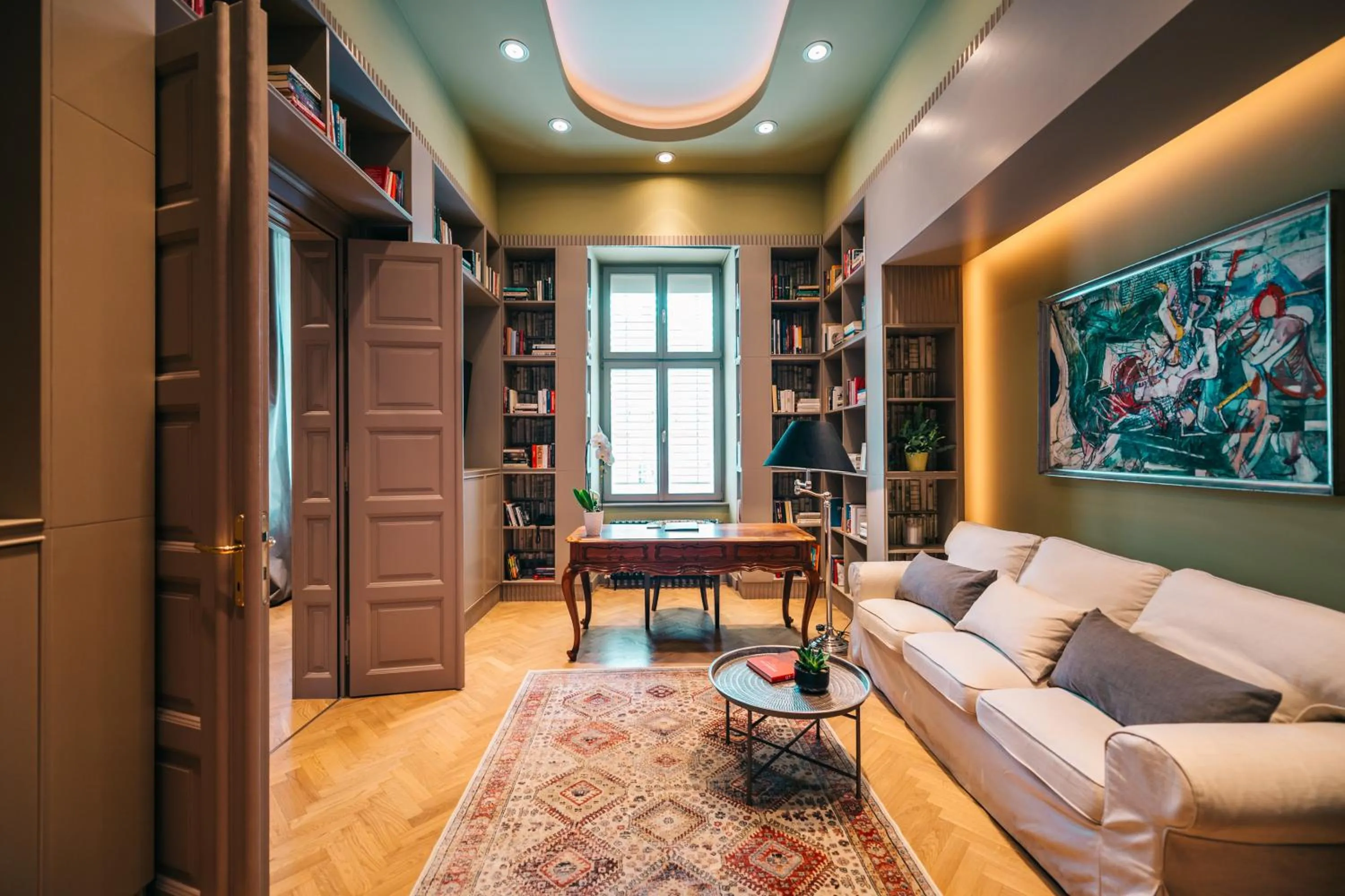Library in BALTAZÁR Boutique Hotel