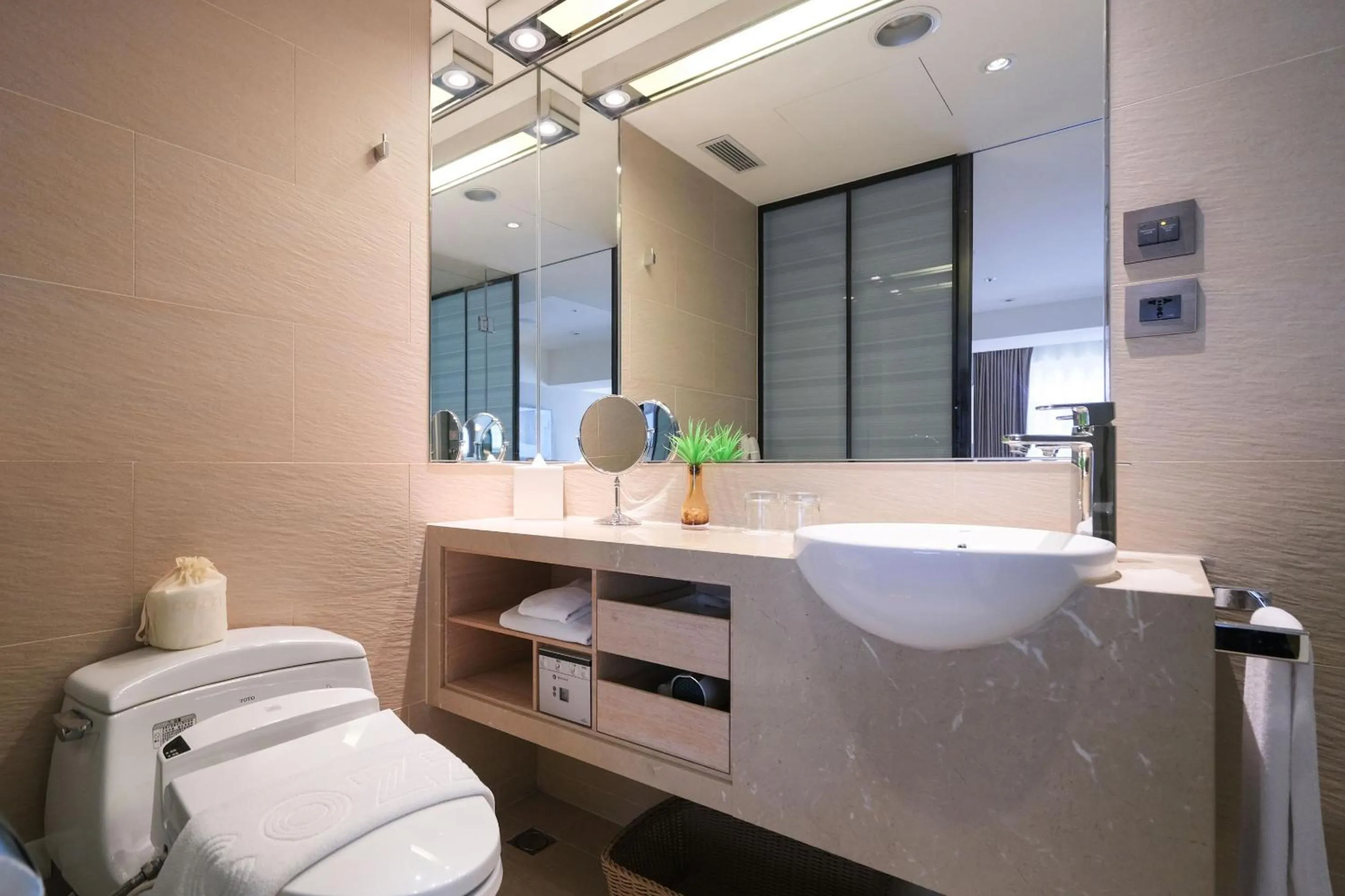 Bathroom in Hotel COZZI Minsheng Taipei