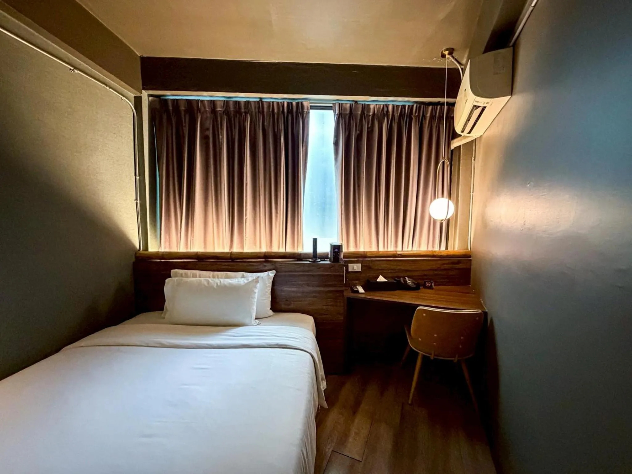 Bed in Hotel Ordinary Bangkok