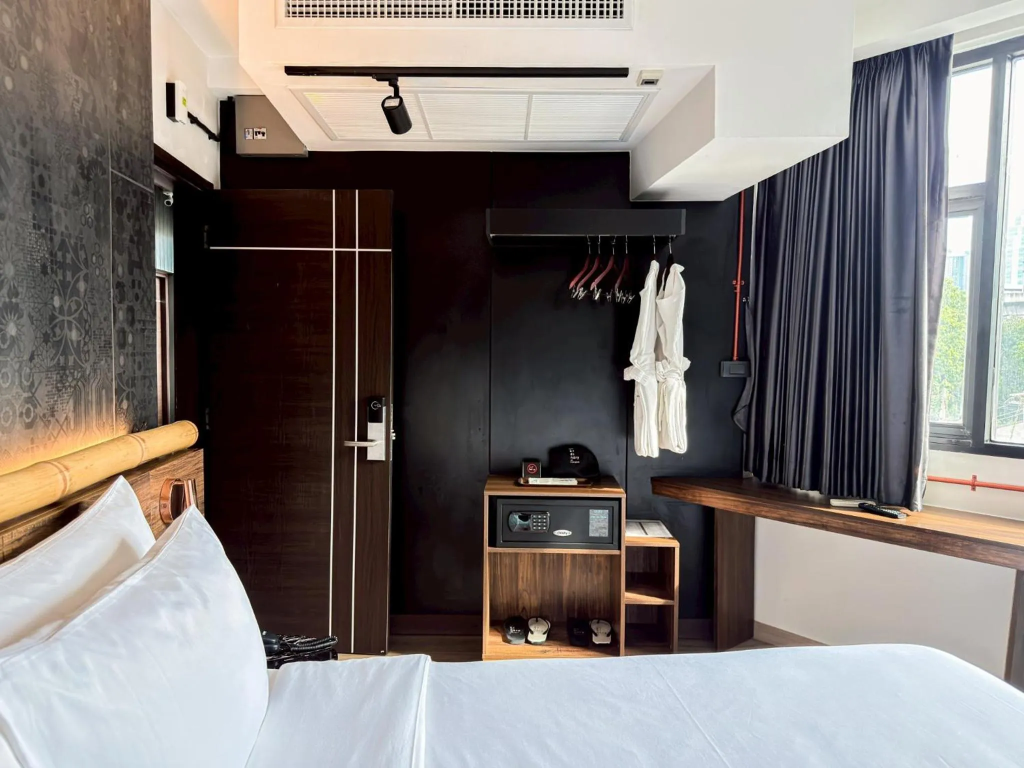 Area and facilities, Bed in Hotel Ordinary Bangkok