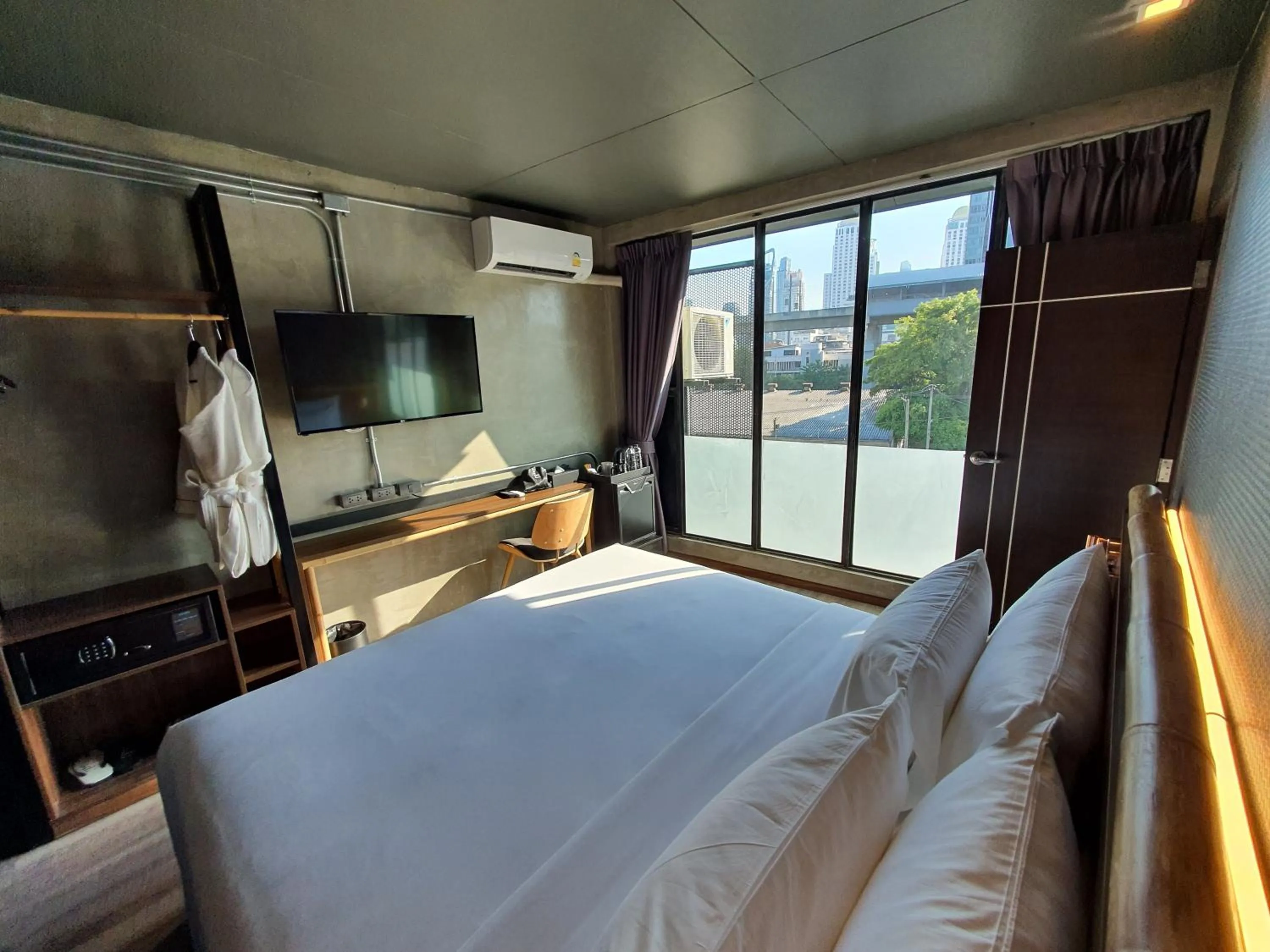 Bed in Hotel Ordinary Bangkok