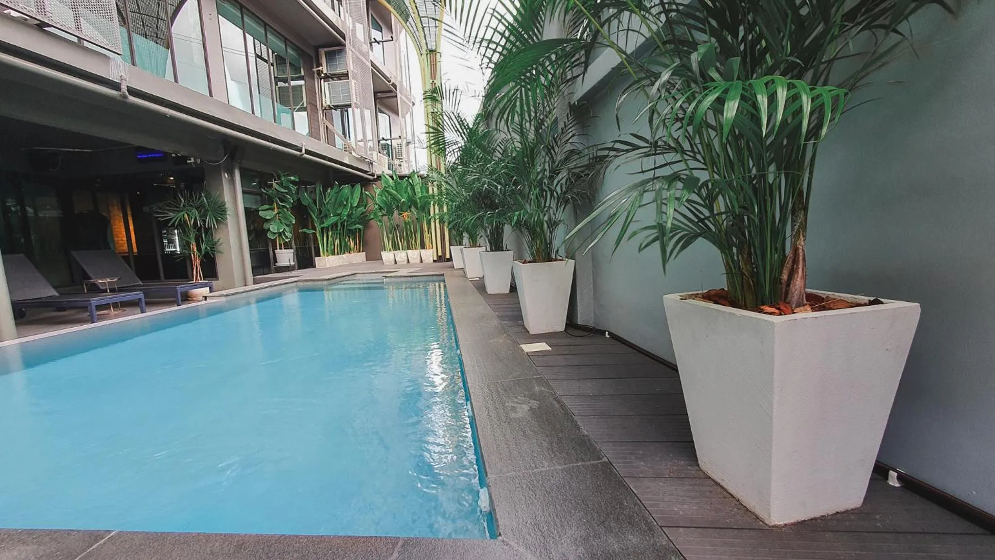 Swimming pool in Hotel Ordinary Bangkok