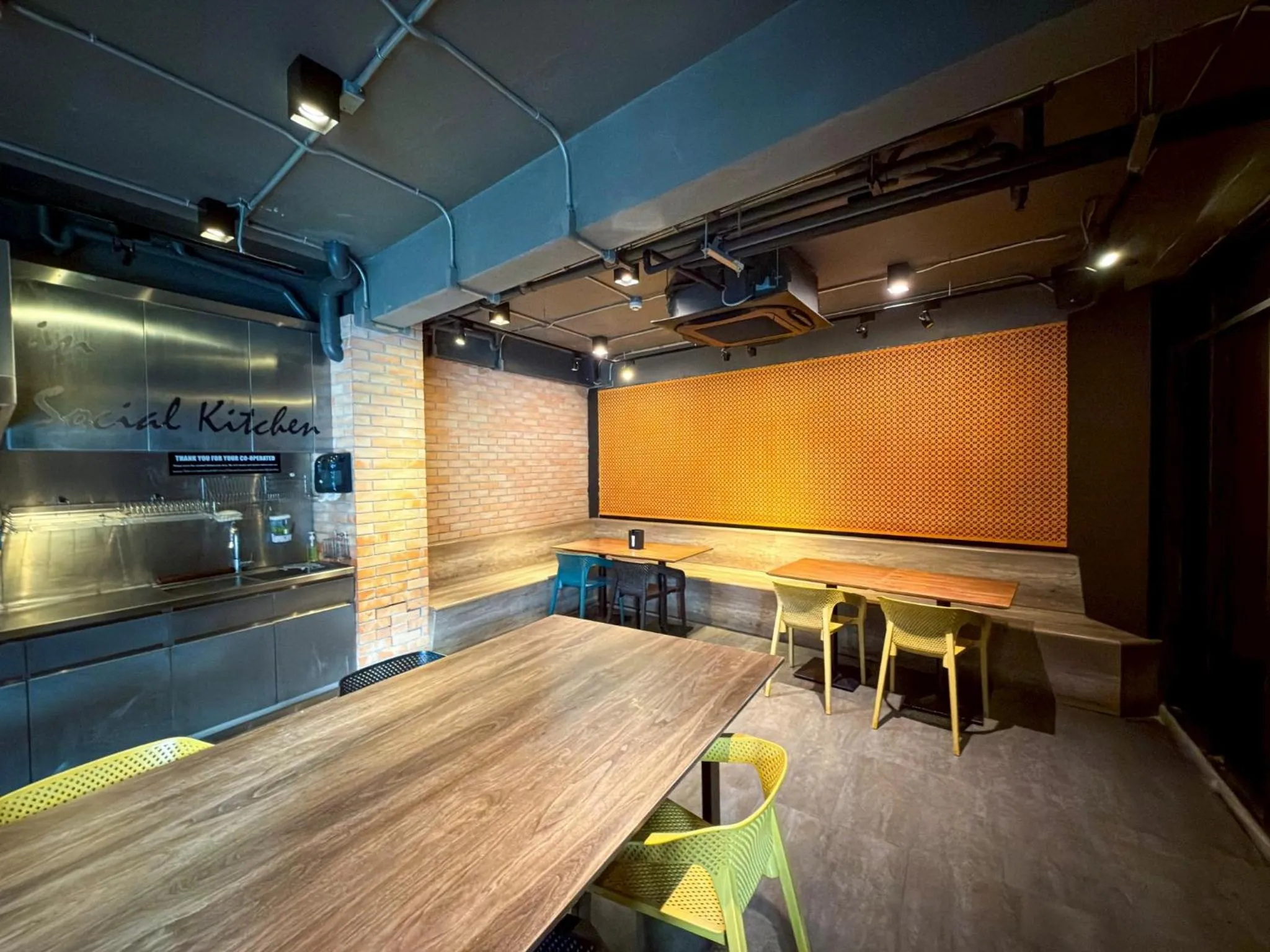 Communal kitchen in Hotel Ordinary Bangkok