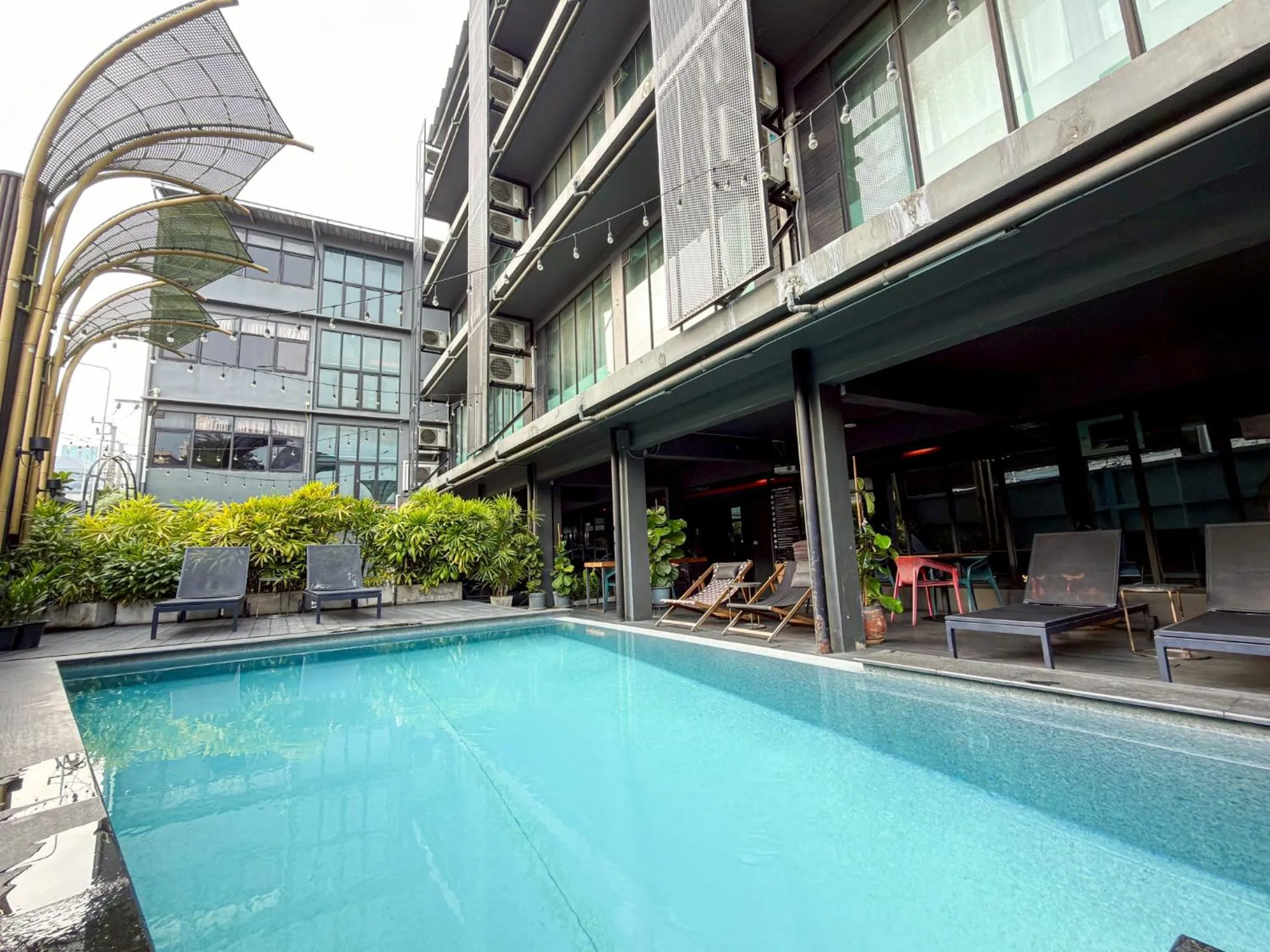 Swimming pool in Hotel Ordinary Bangkok