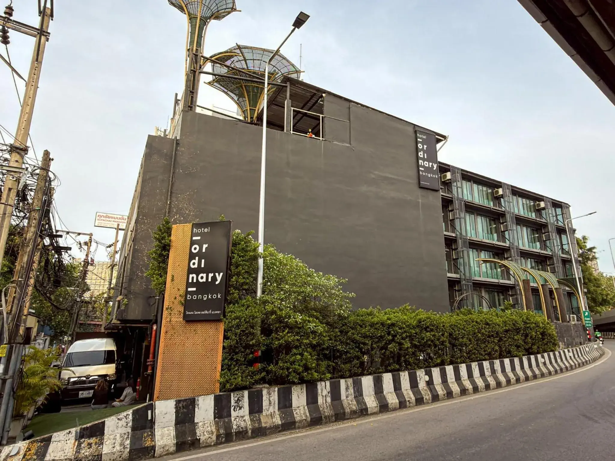 Property building in Hotel Ordinary Bangkok Property building in Hotel Ordinary Bangkok