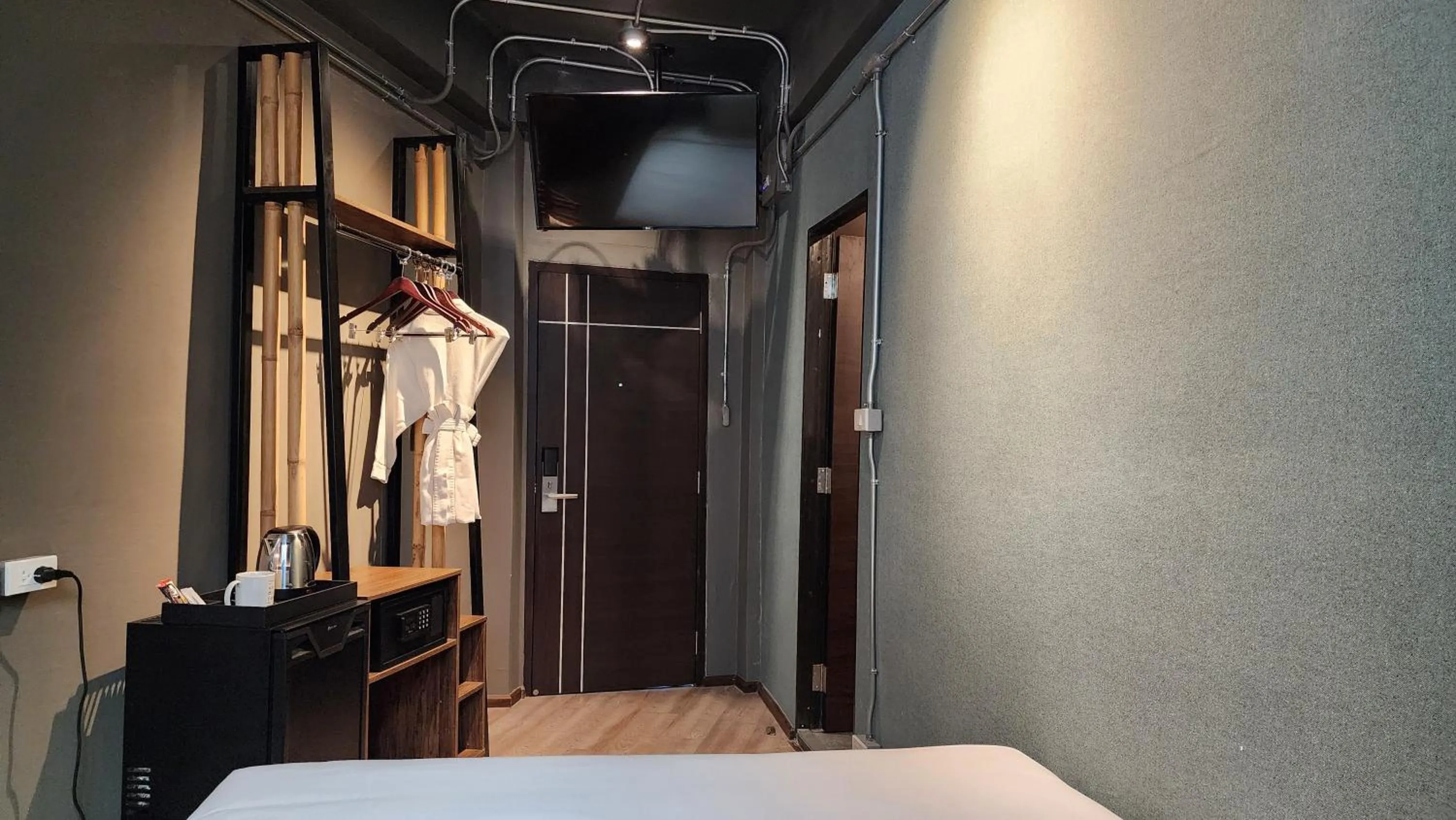 Bed in Hotel Ordinary Bangkok