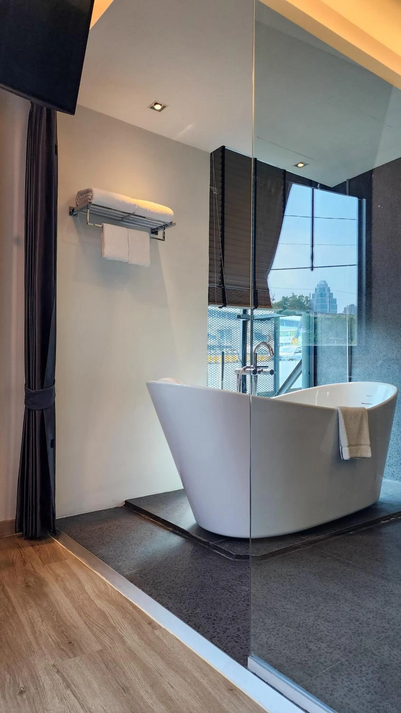 Hot Tub in Hotel Ordinary Bangkok