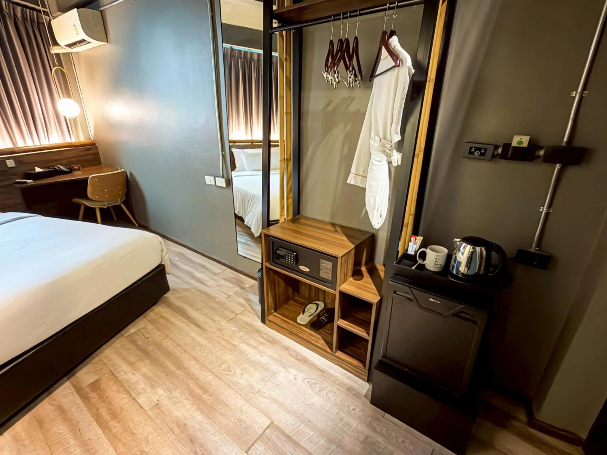 Area and facilities, Bed in Hotel Ordinary Bangkok