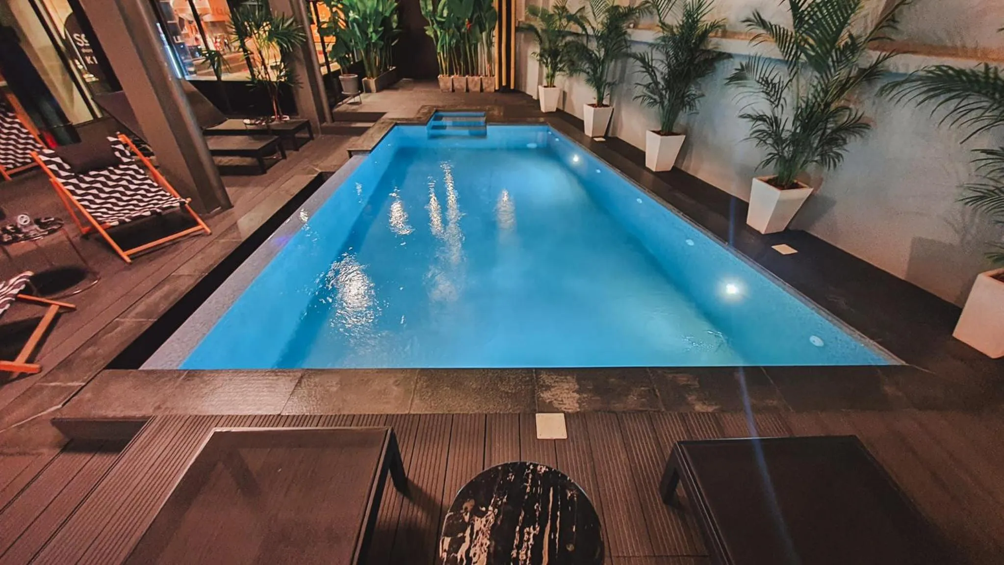 Swimming pool in Hotel Ordinary Bangkok