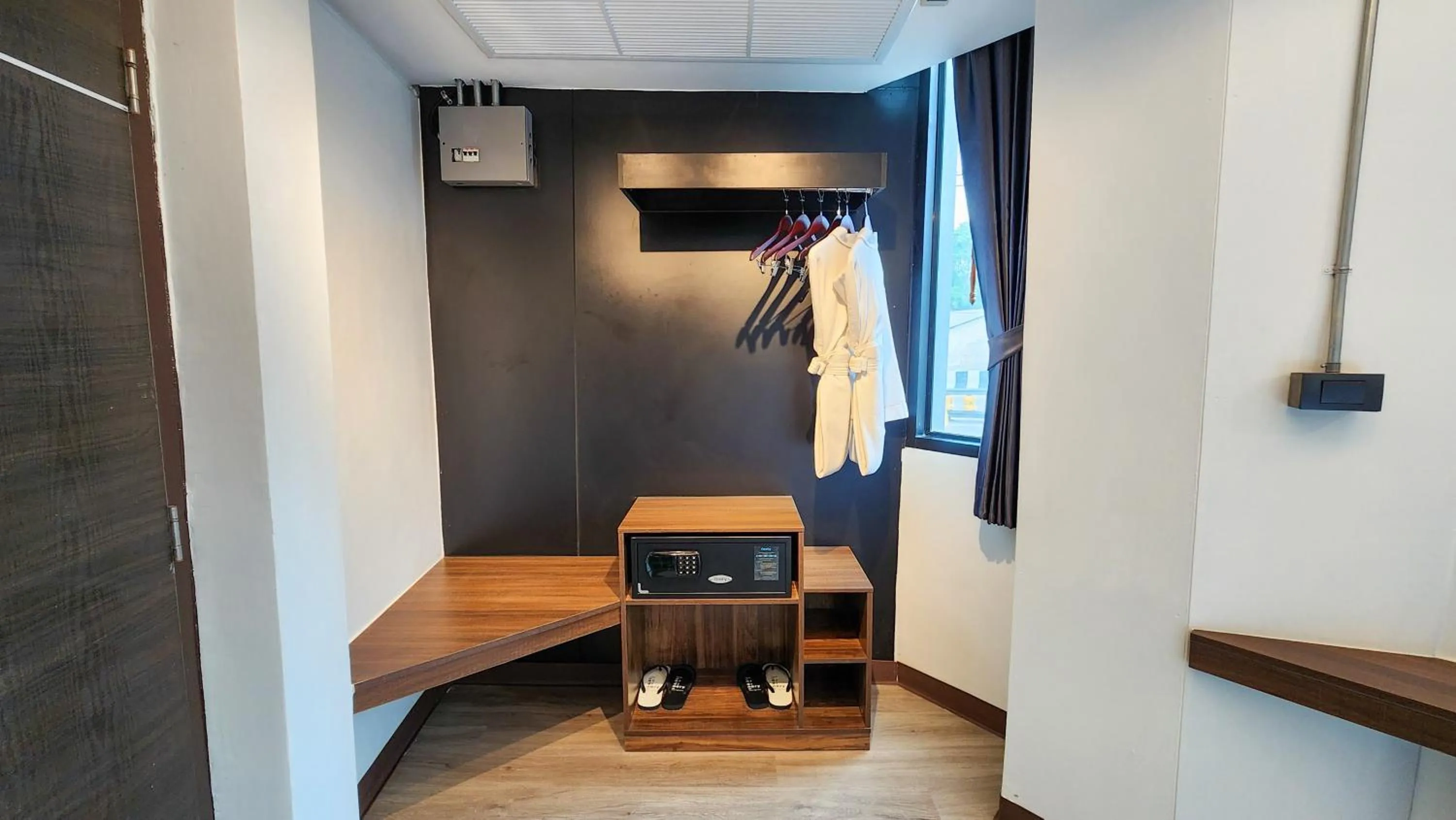 hair dresser in Hotel Ordinary Bangkok