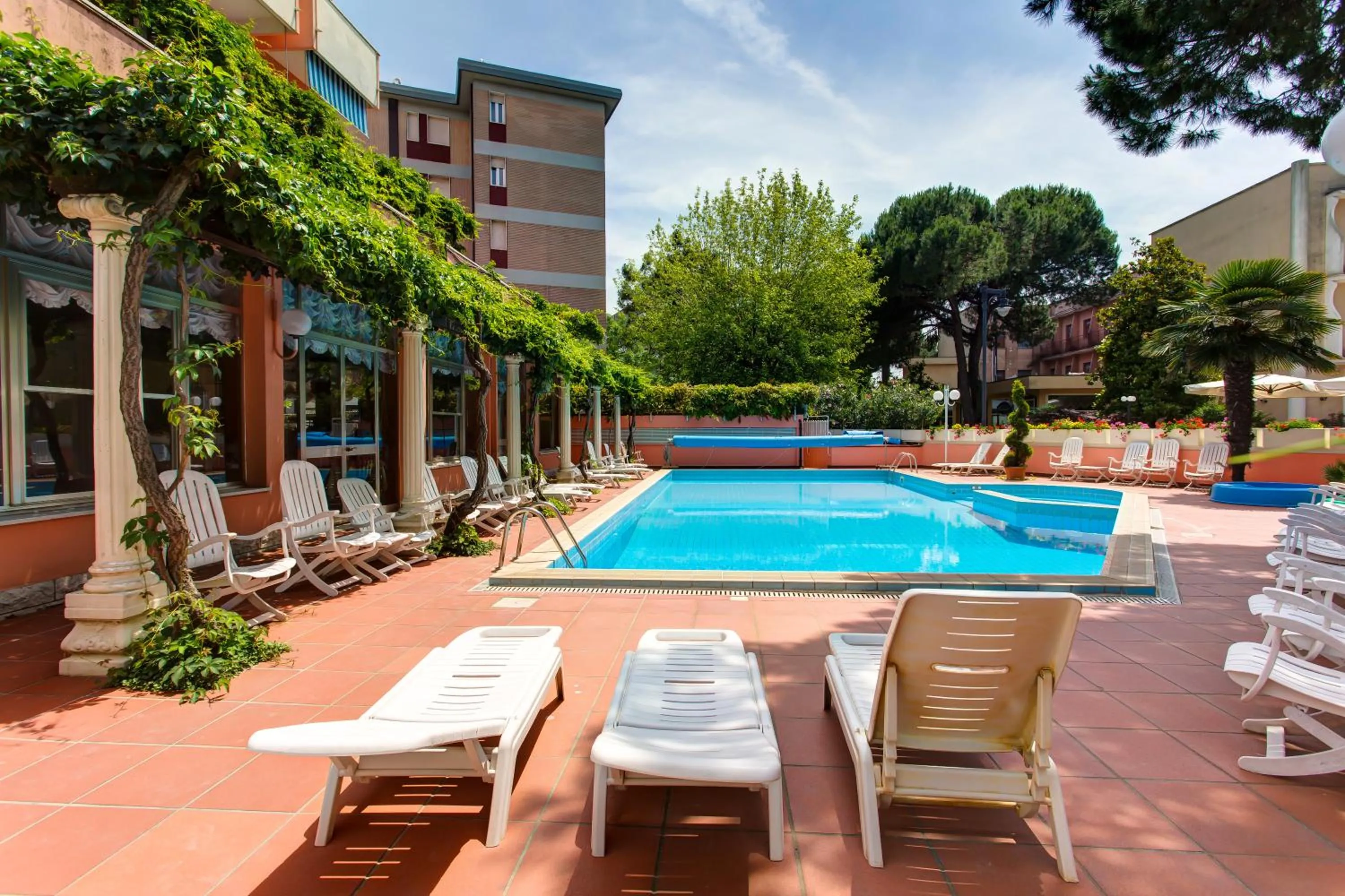 Property building in Hotel Meeting