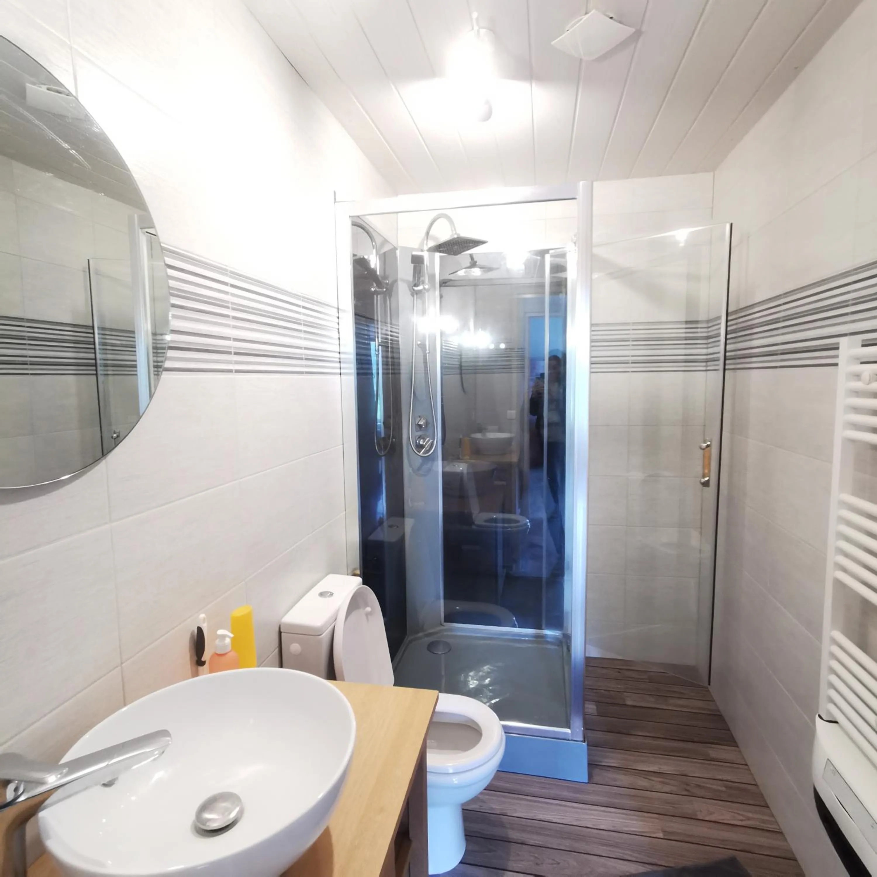 Shower in Auberge du Précontent