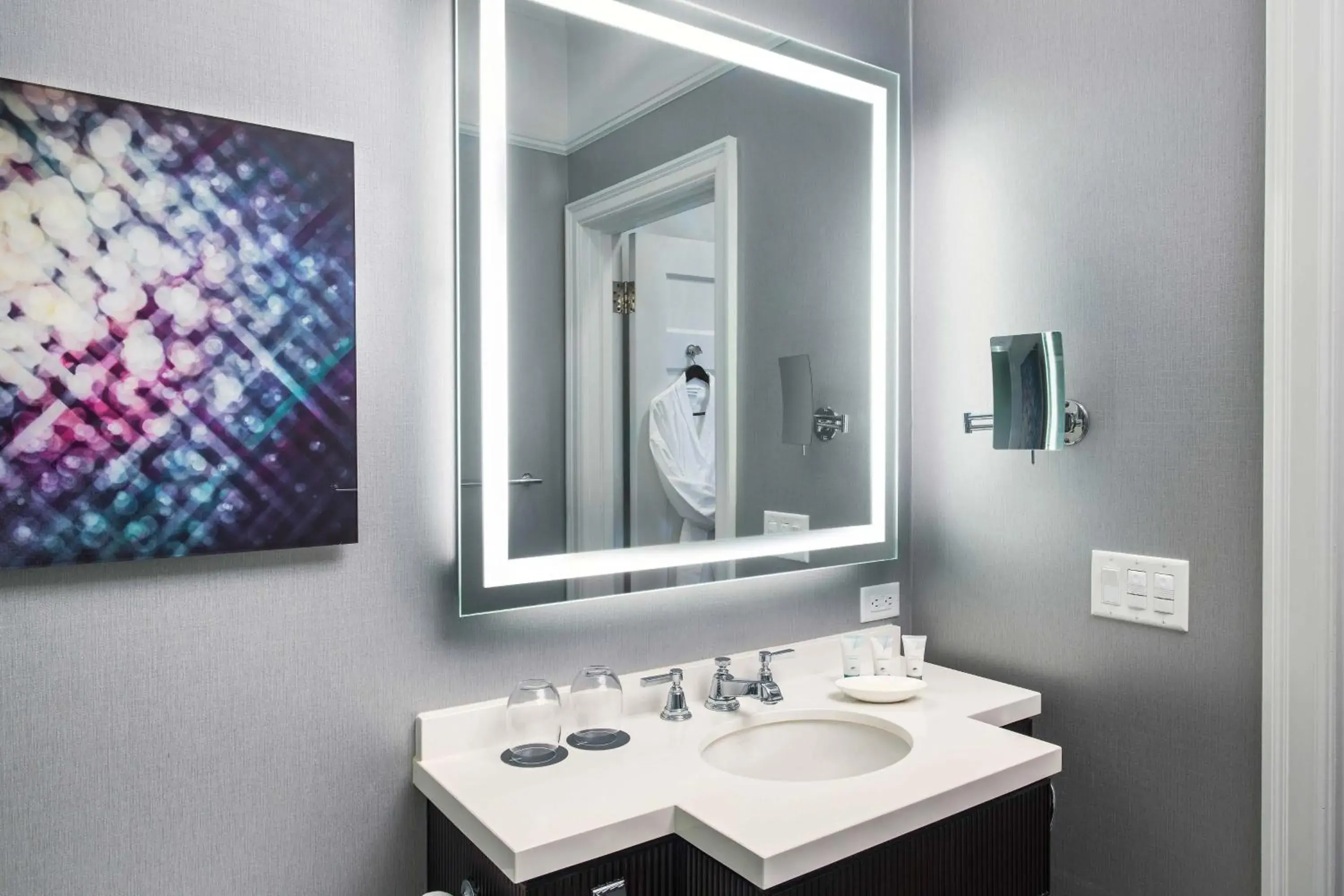 Classic Suite, 1 Bedroom Executive Suite, 1 King, Landmark in The Westin St. Francis San Francisco on Union Square Classic Suite, 1 Bedroom Executive Suite, 1 King, Landmark in The Westin St. Francis San Francisco on Union Square