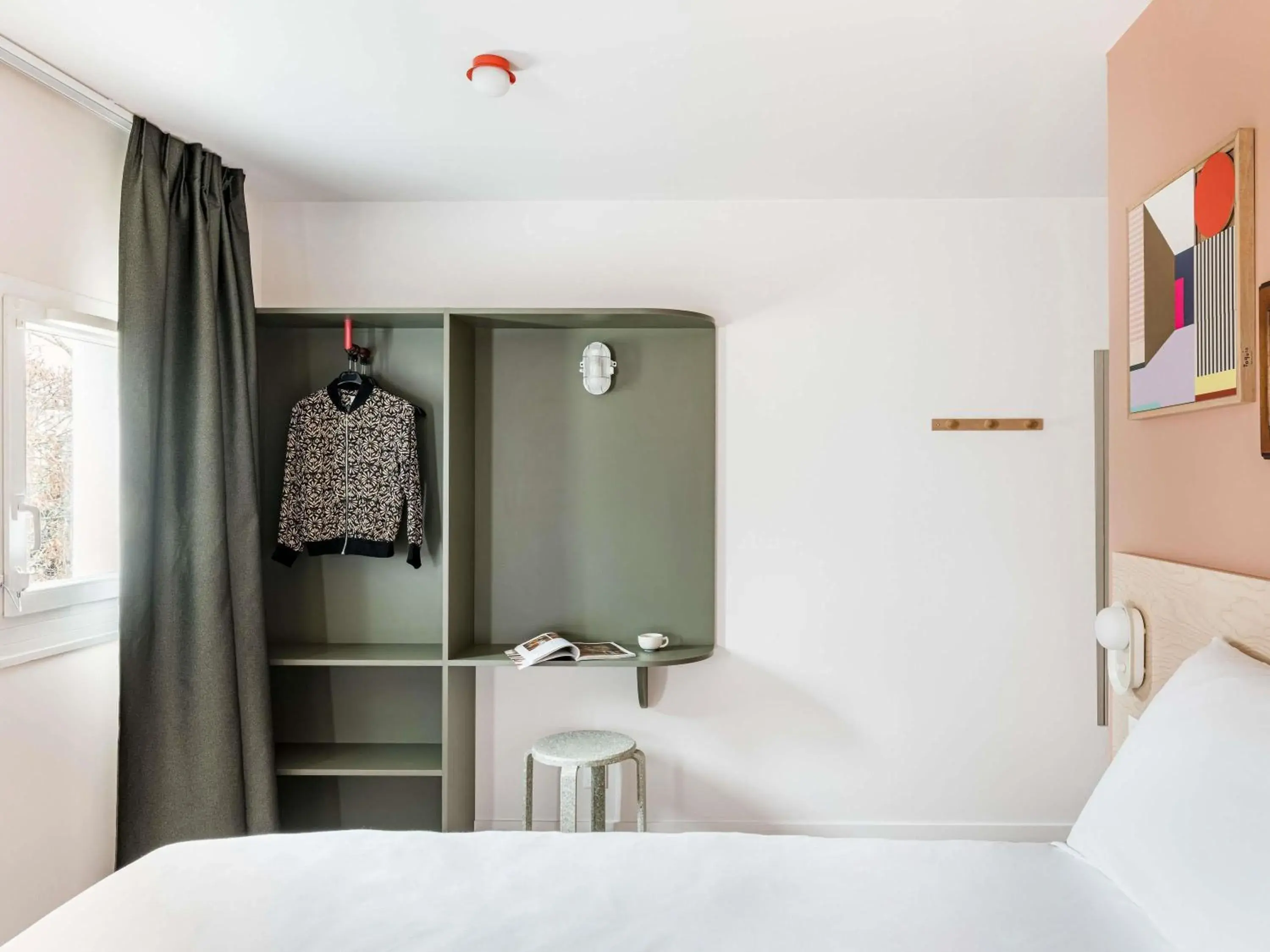 Bedroom, Bed in greet Hôtel Prévessin Genève Aéroport Bedroom, Bed in greet Hôtel Prévessin Genève Aéroport