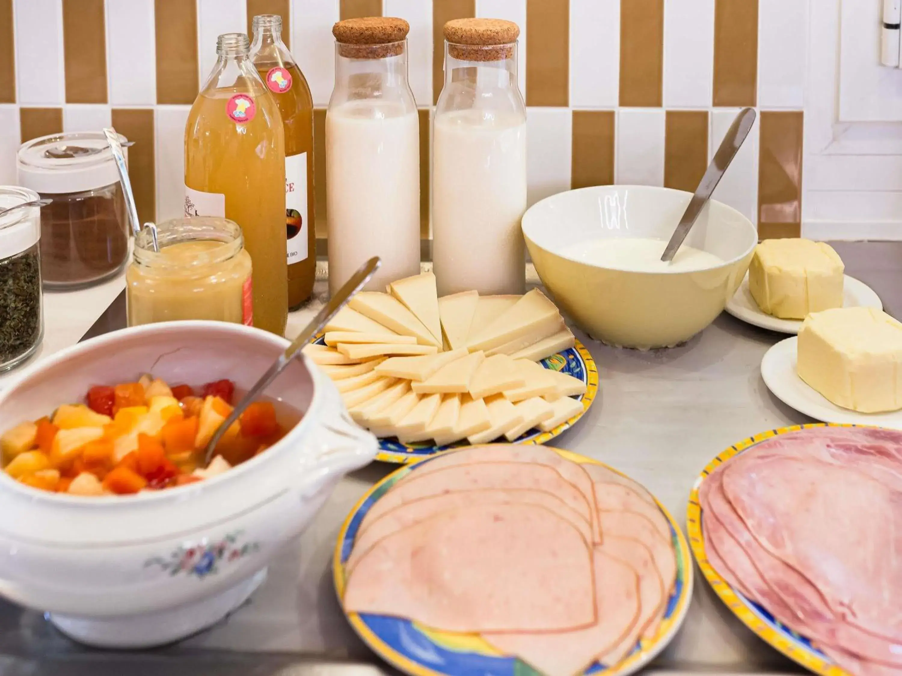 Breakfast in greet Hôtel Prévessin Genève Aéroport Breakfast in greet Hôtel Prévessin Genève Aéroport