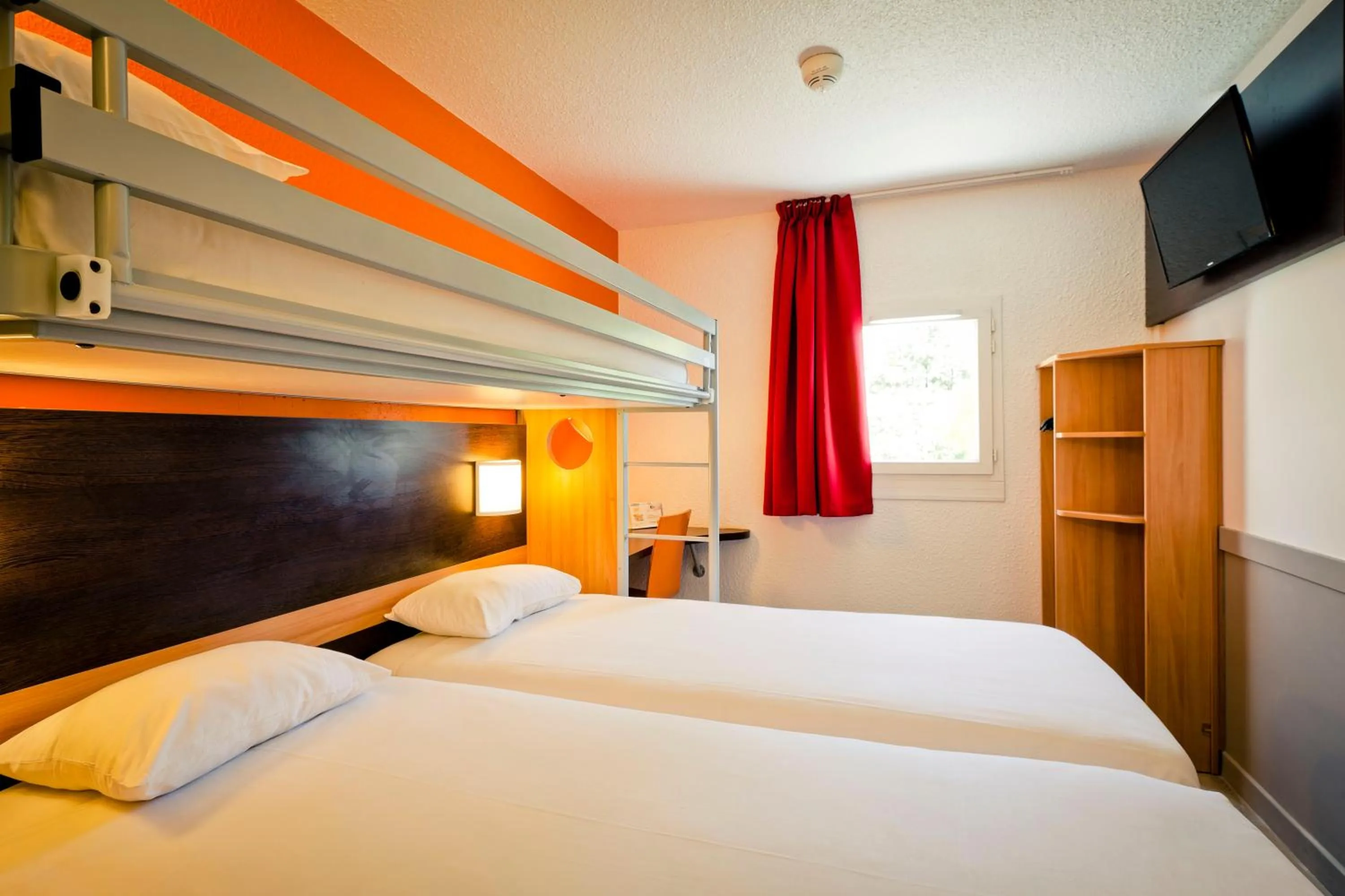 Triple Room (3 single Beds) in greet Hôtel Prévessin Genève Aéroport