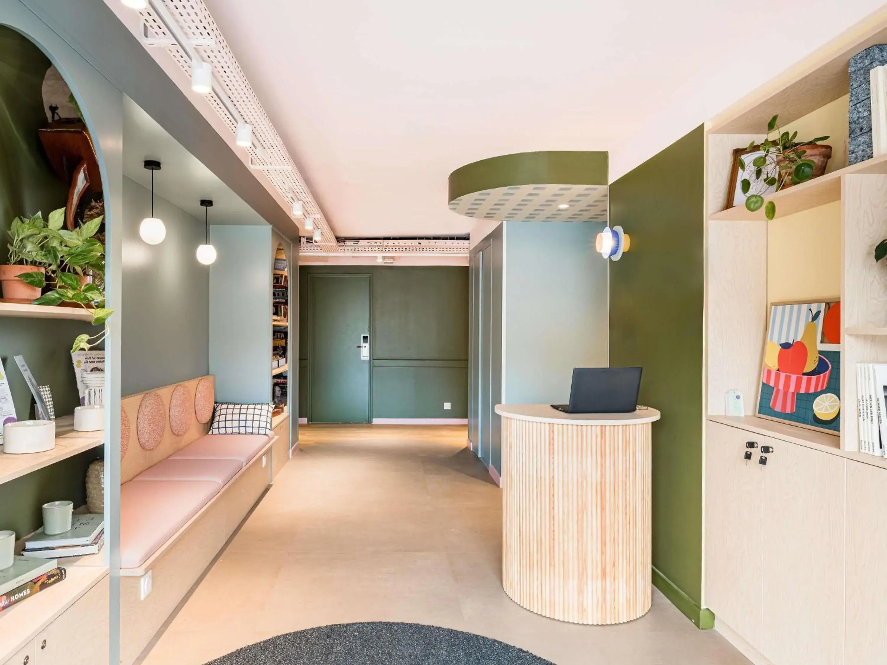 Property building in greet Hôtel Prévessin Genève Aéroport Property building in greet Hôtel Prévessin Genève Aéroport