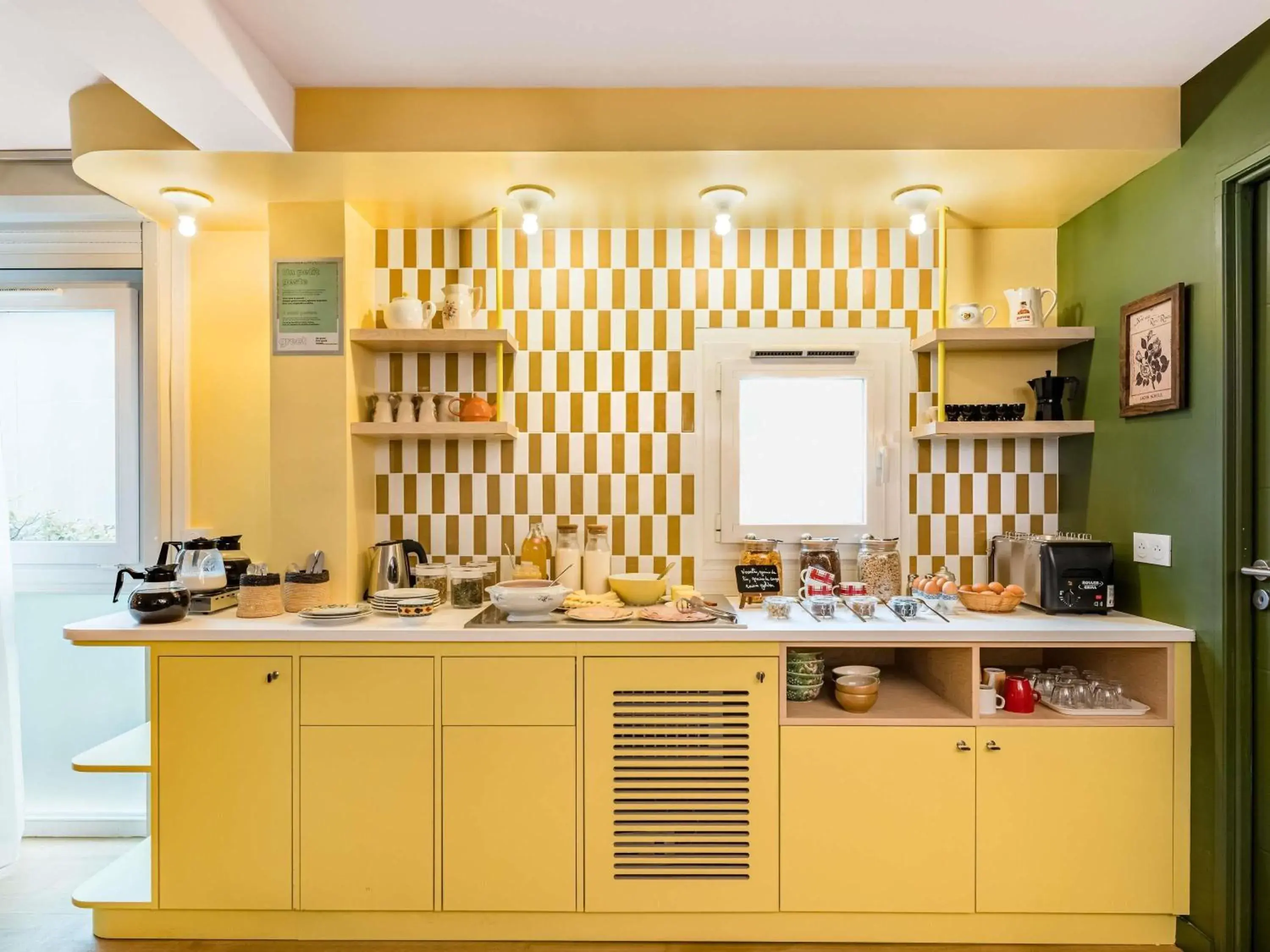 Breakfast in greet Hôtel Prévessin Genève Aéroport Breakfast in greet Hôtel Prévessin Genève Aéroport