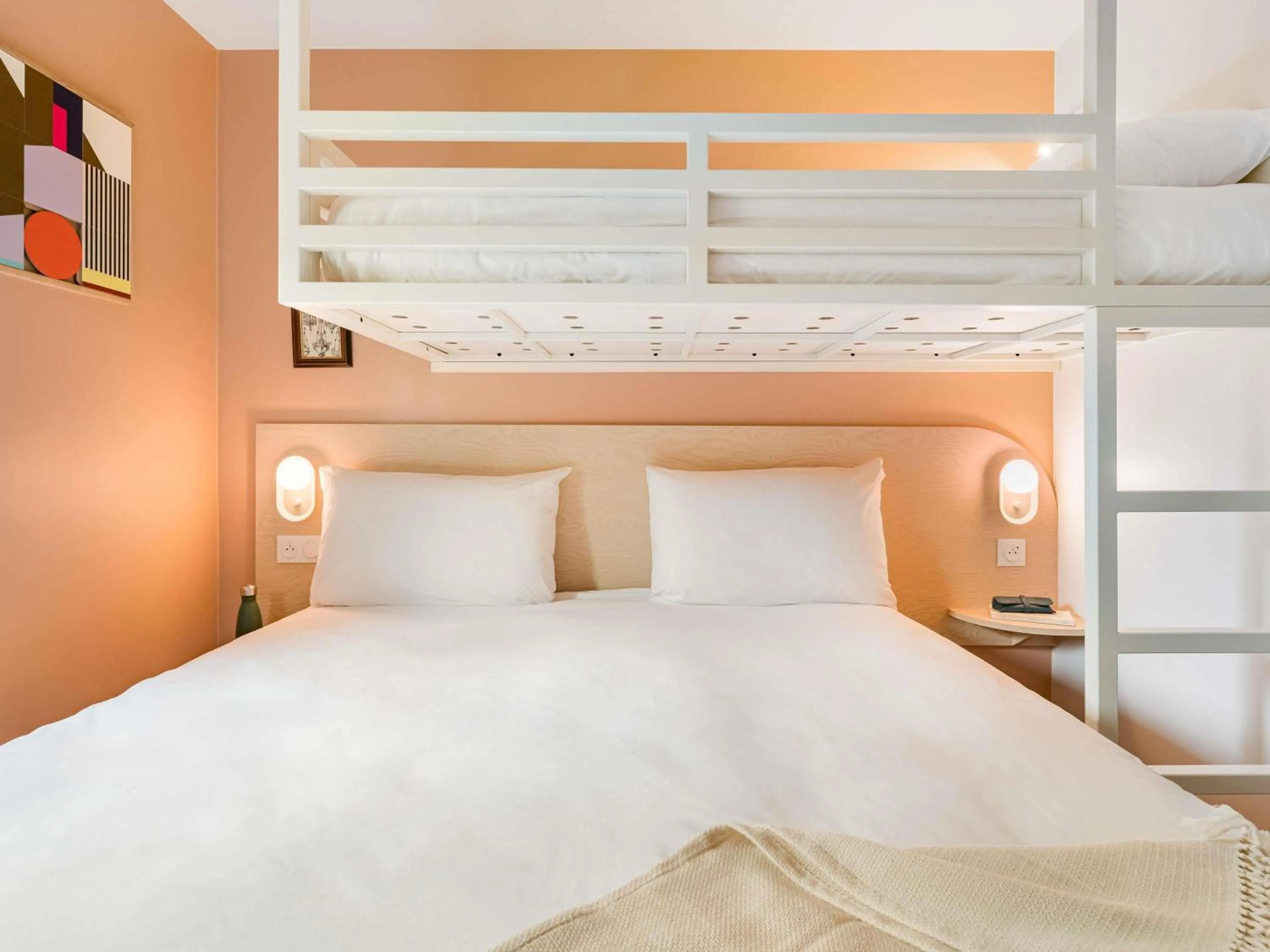 Bedroom, Bed in greet Hôtel Prévessin Genève Aéroport