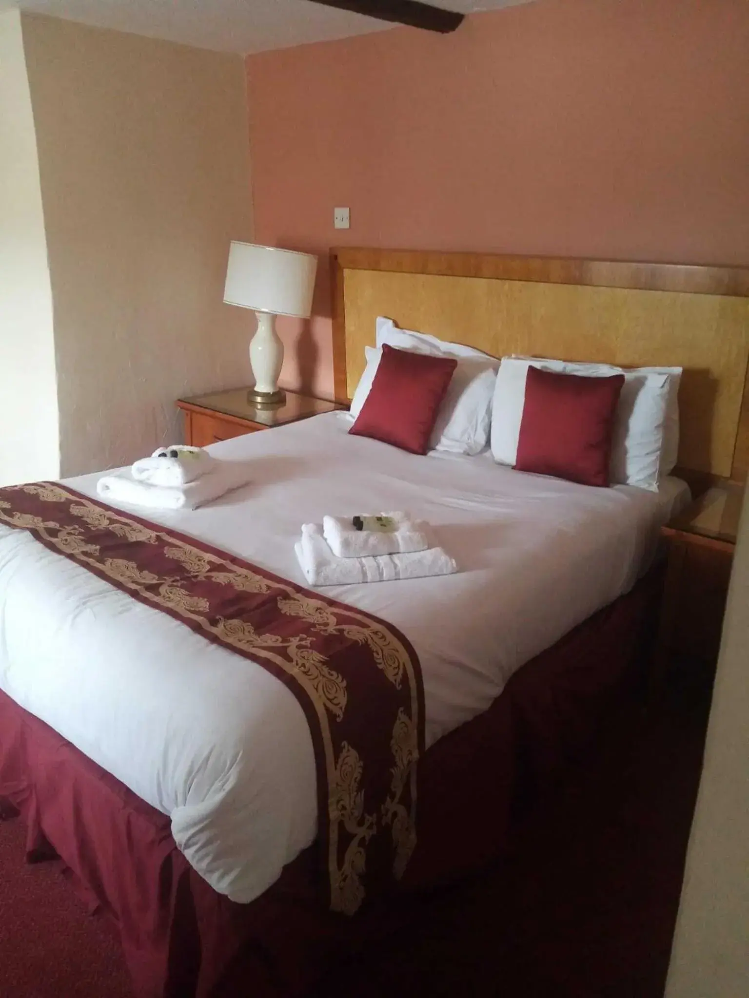 Bedroom in The Rose And Crown Hotel Bedroom in The Rose And Crown Hotel