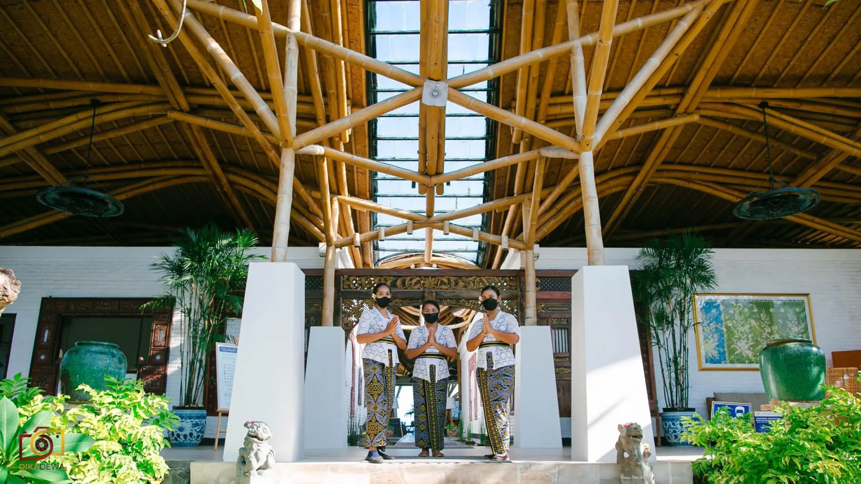 Facade/entrance in Lotus Bungalows Facade/entrance in Lotus Bungalows