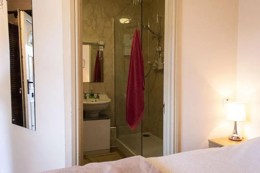 Double Room with Private Bathroom in Manor Farm Bed & Breakfast Double Room with Private Bathroom in Manor Farm Bed & Breakfast