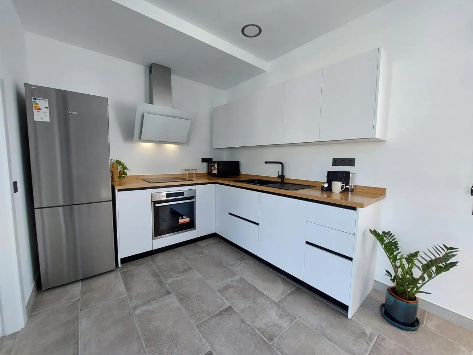 Kitchen or kitchenette in Mana EcoRetreat