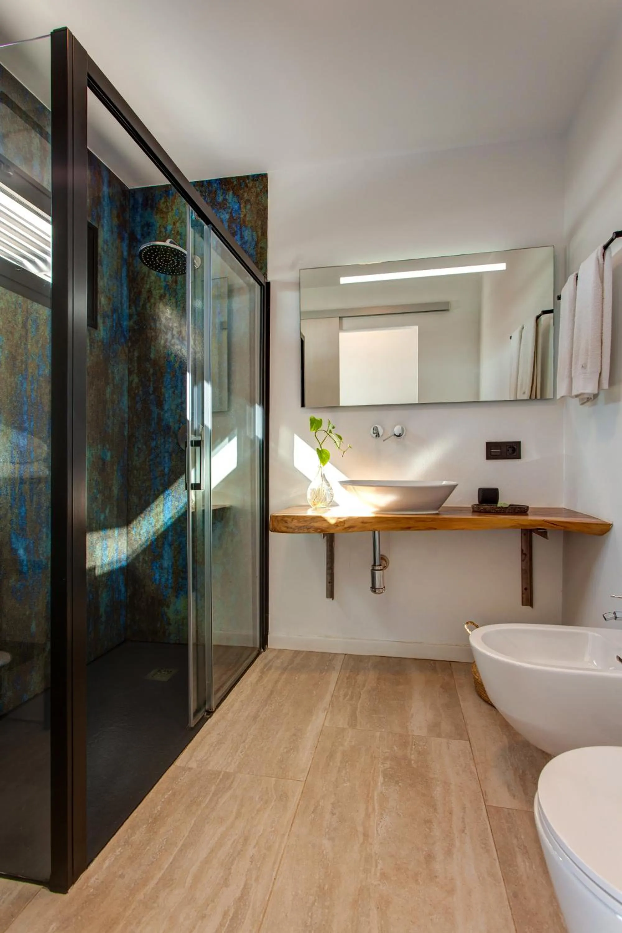 Shower in Mana EcoRetreat