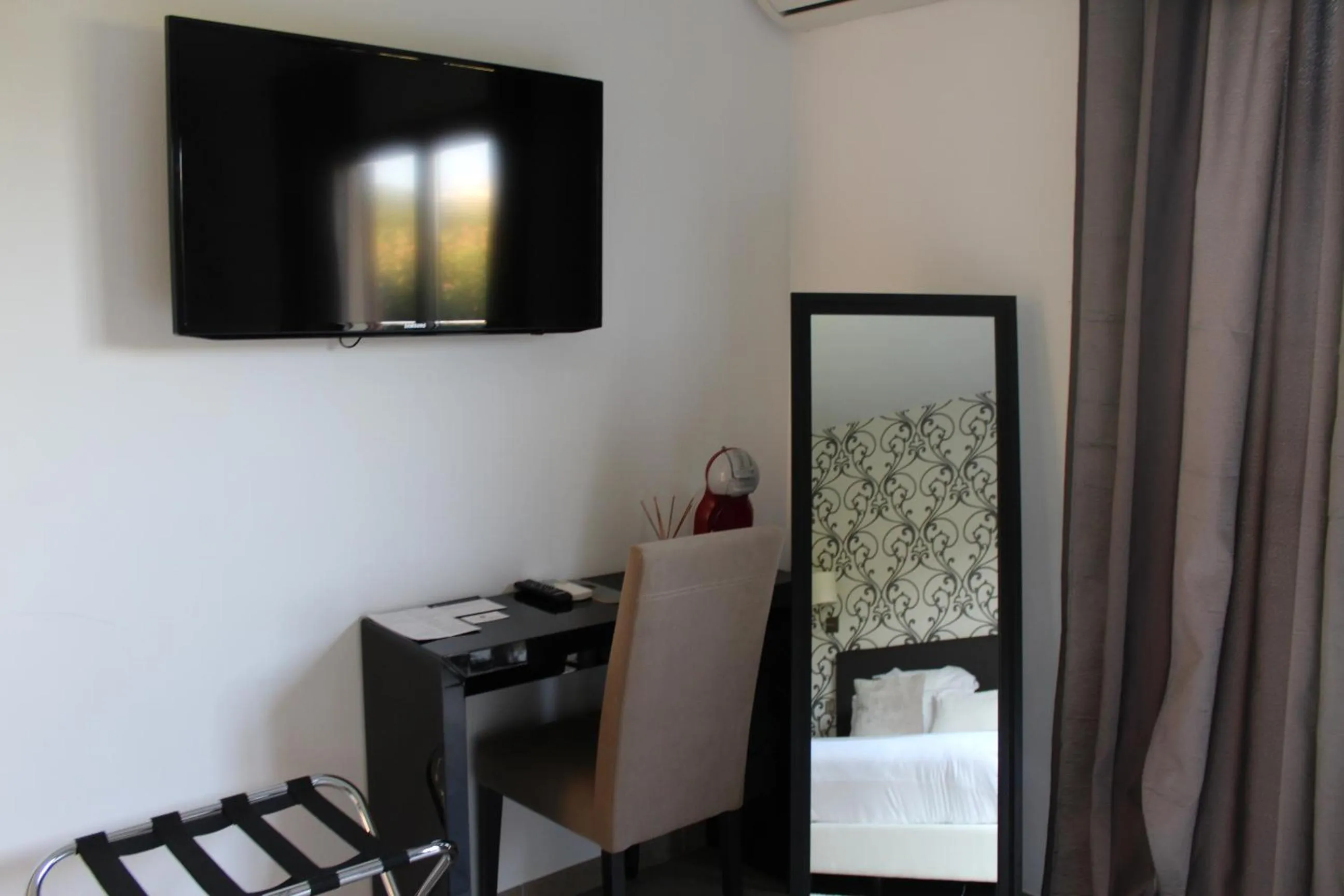 Decorative detail, Bed in Hotel & Restaurant Les Bergeries d'Alata