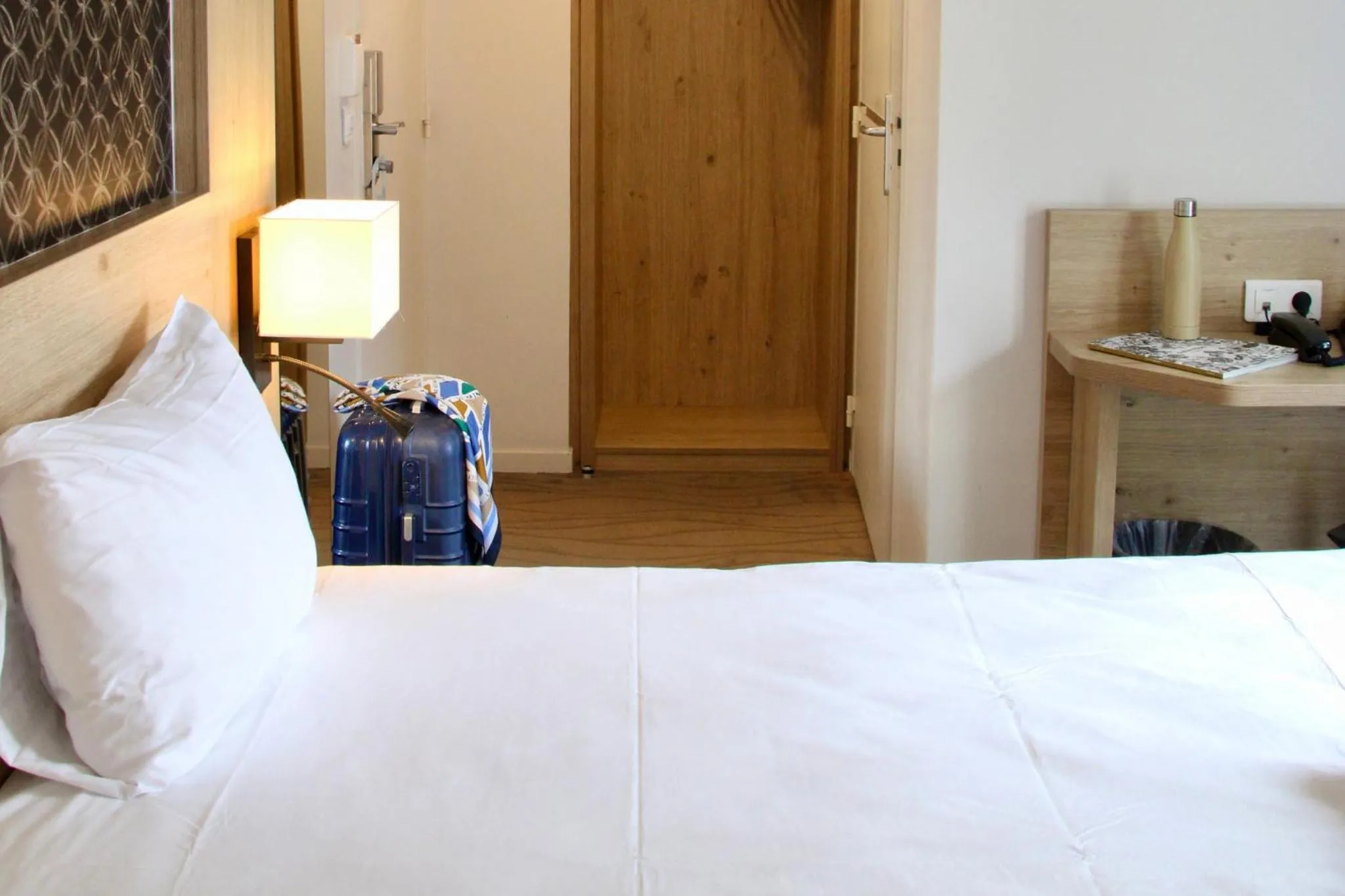 Bed in Kyriad Vannes Centre Ville