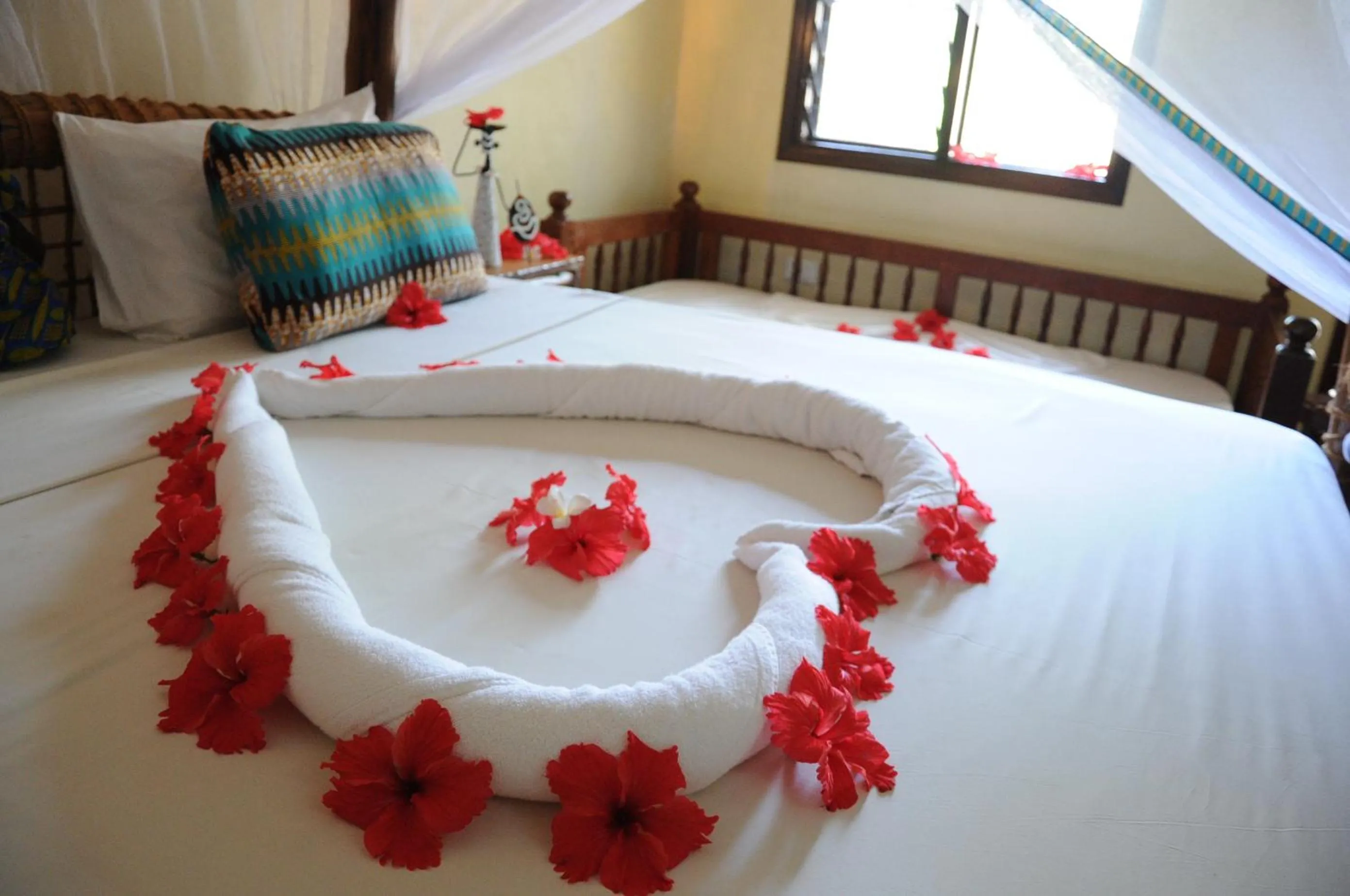 Bed in Samaki Lodge & Spa