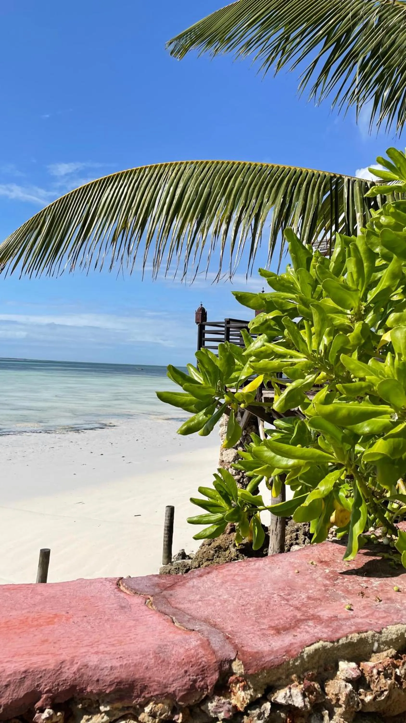 Beach in Samaki Lodge & Spa