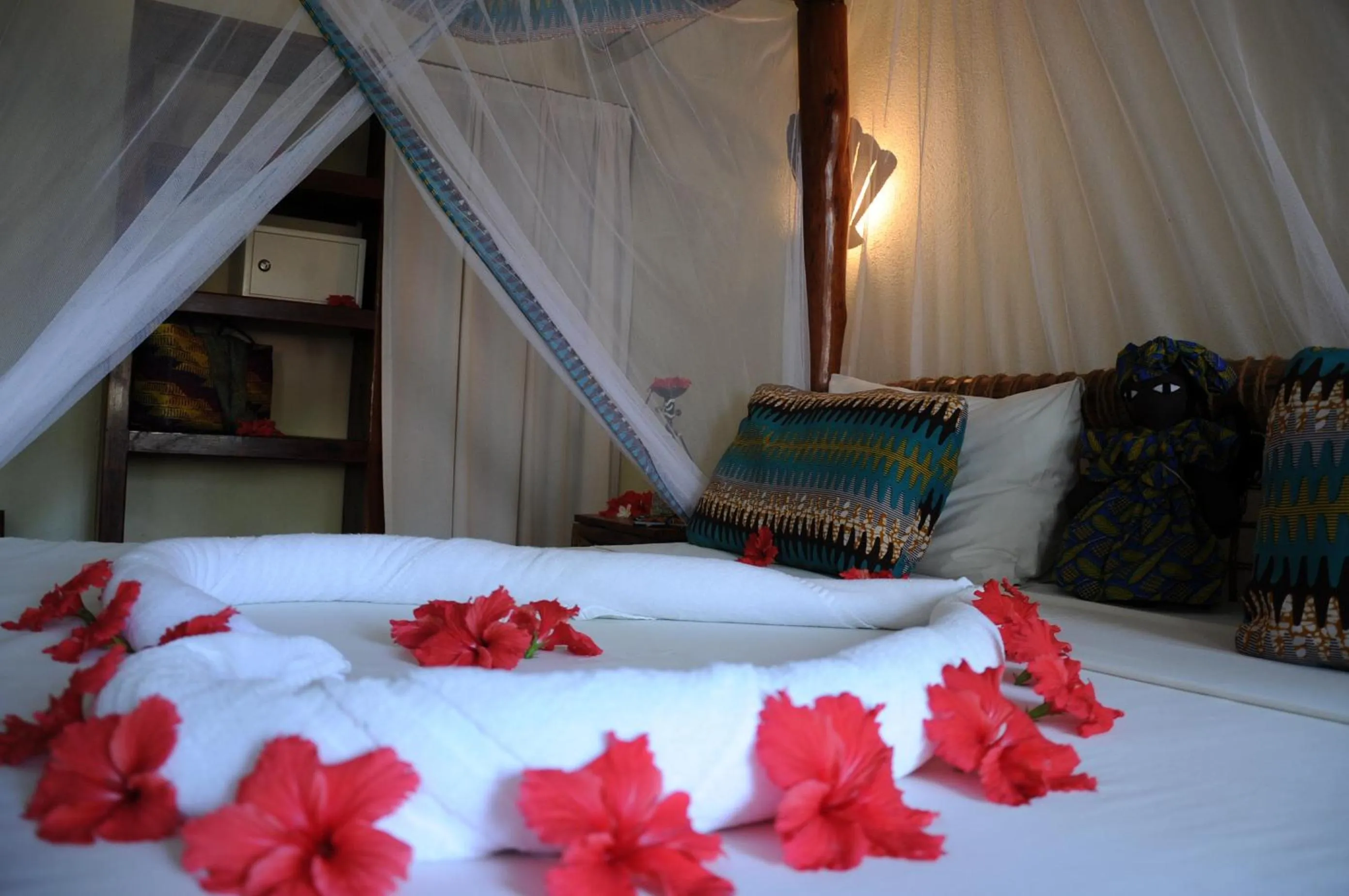 Bed in Samaki Lodge & Spa