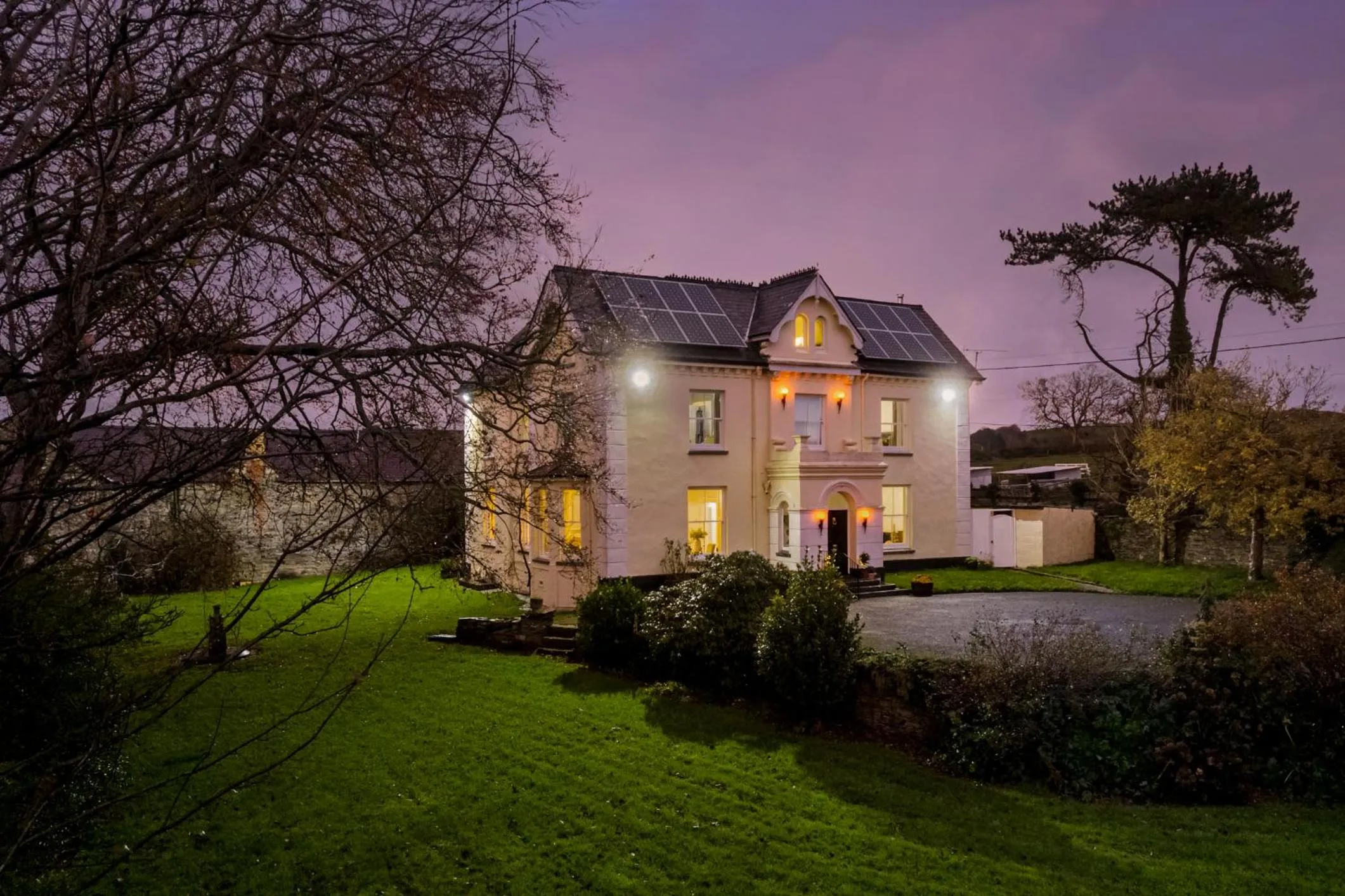 Property building in Caemorgan Mansion