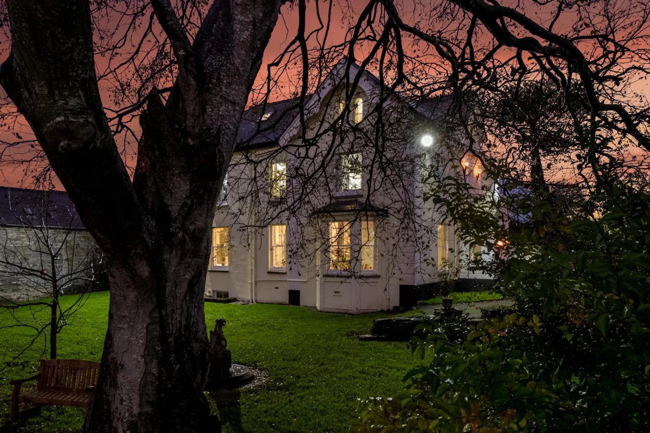 Property building in Caemorgan Mansion
