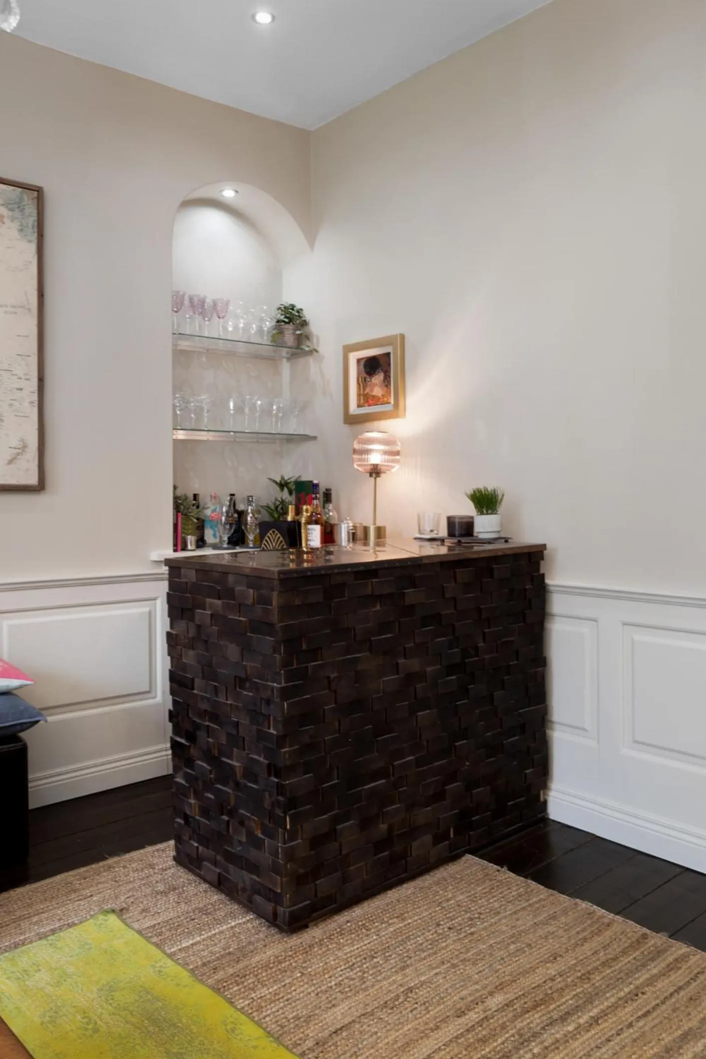 Lounge or bar in Caemorgan Mansion